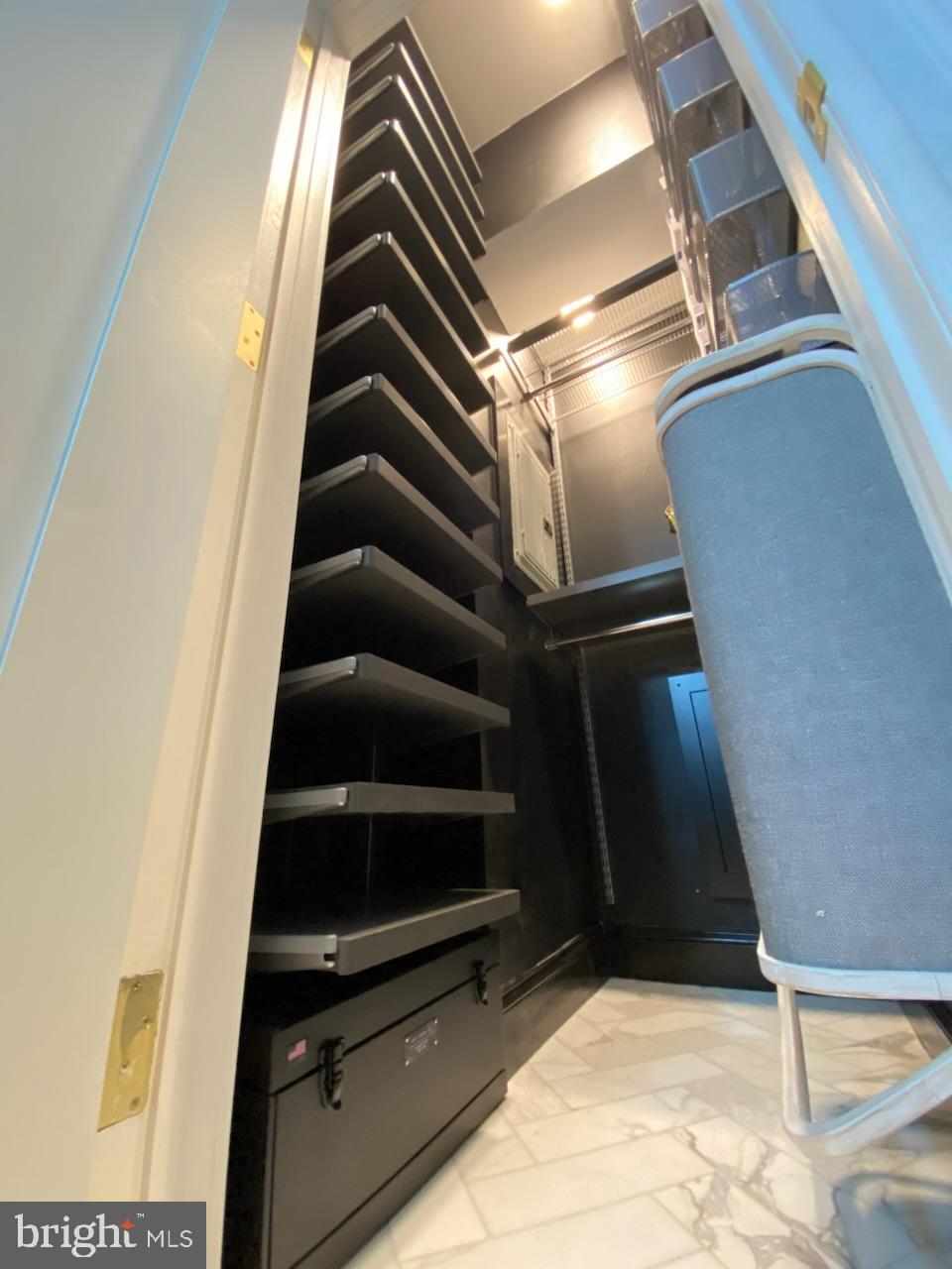 AVENUE OF THE ARTS - Residential