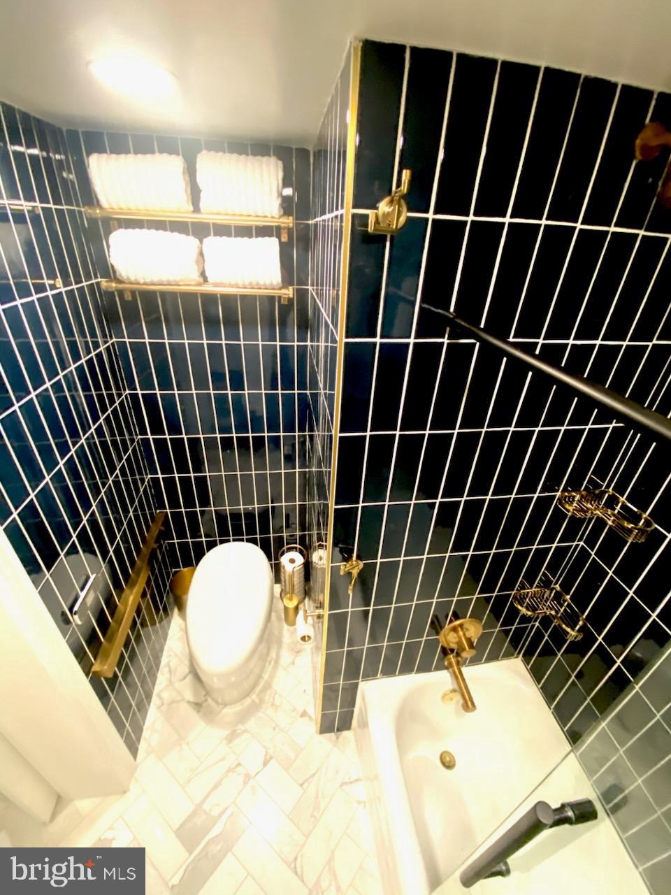 AVENUE OF THE ARTS - Residential