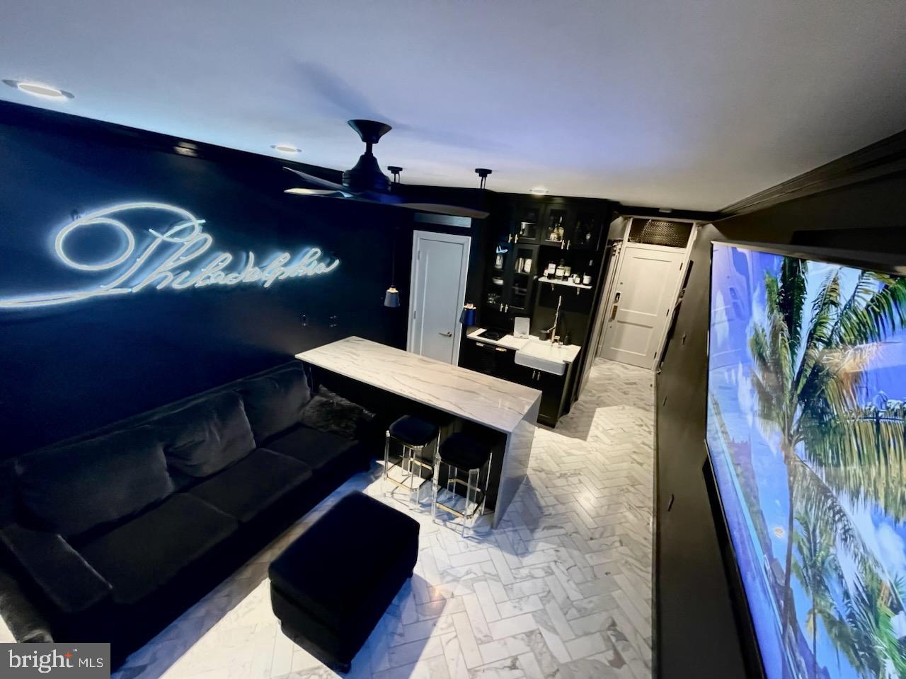 AVENUE OF THE ARTS - Residential