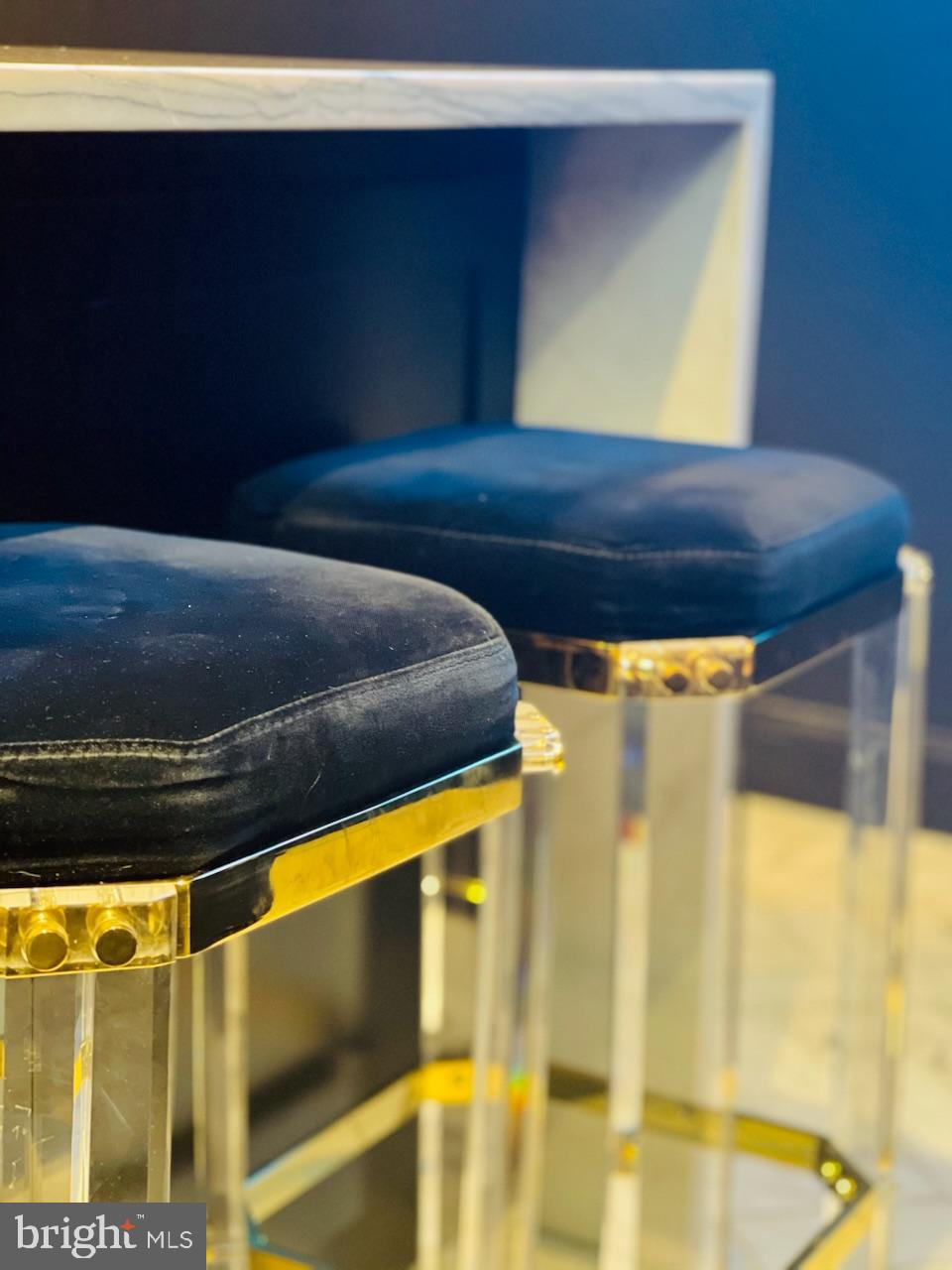 AVENUE OF THE ARTS - Residential