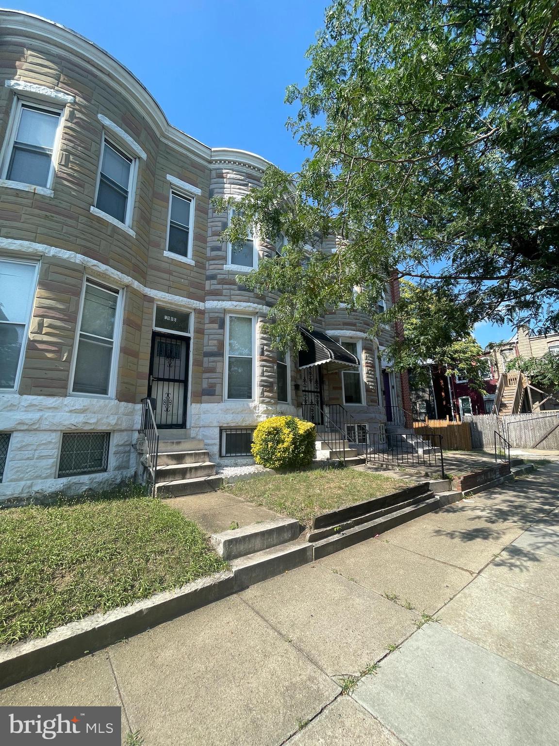 1904 W LEXINGTON STREET