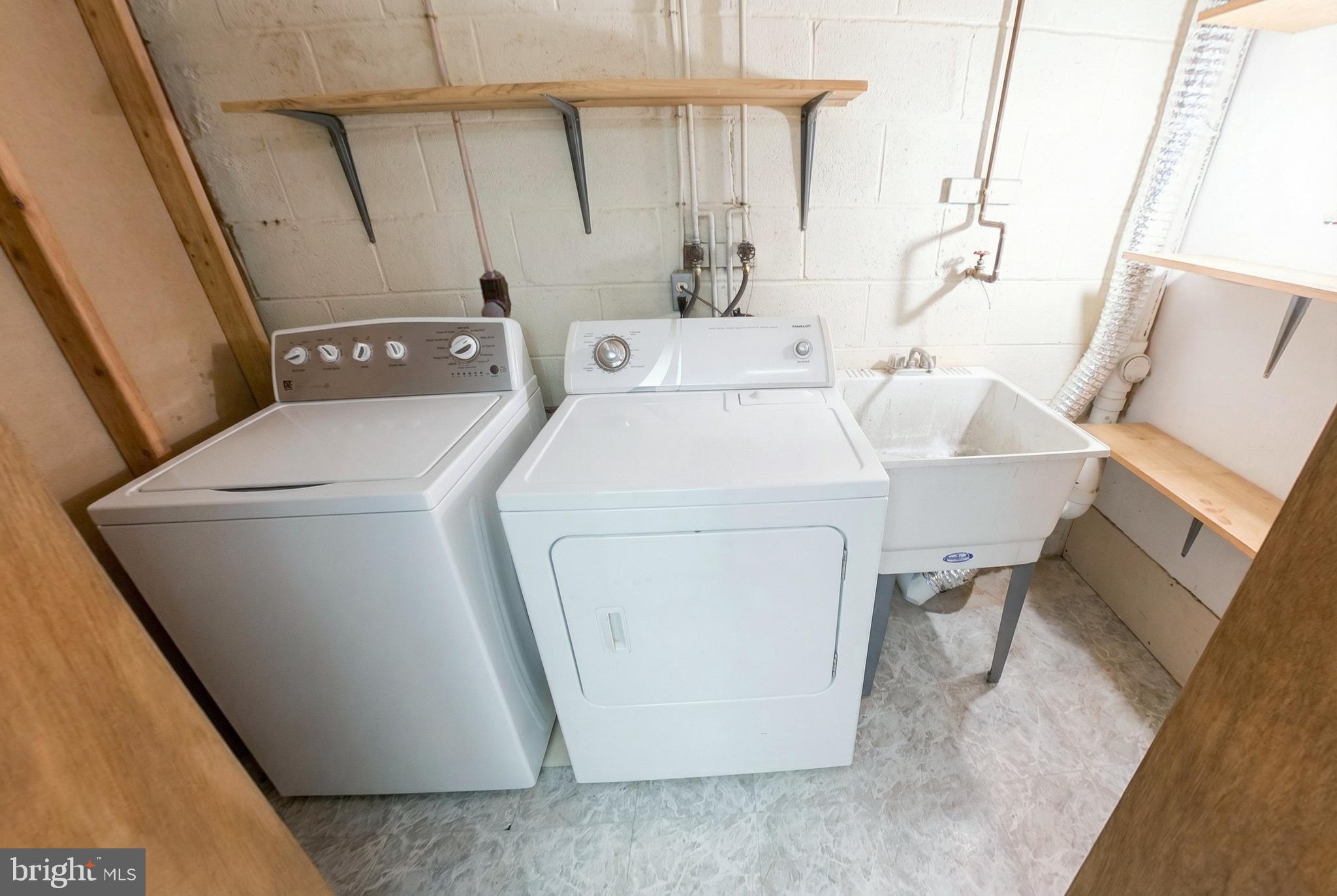 LAKE MEADE - Residential