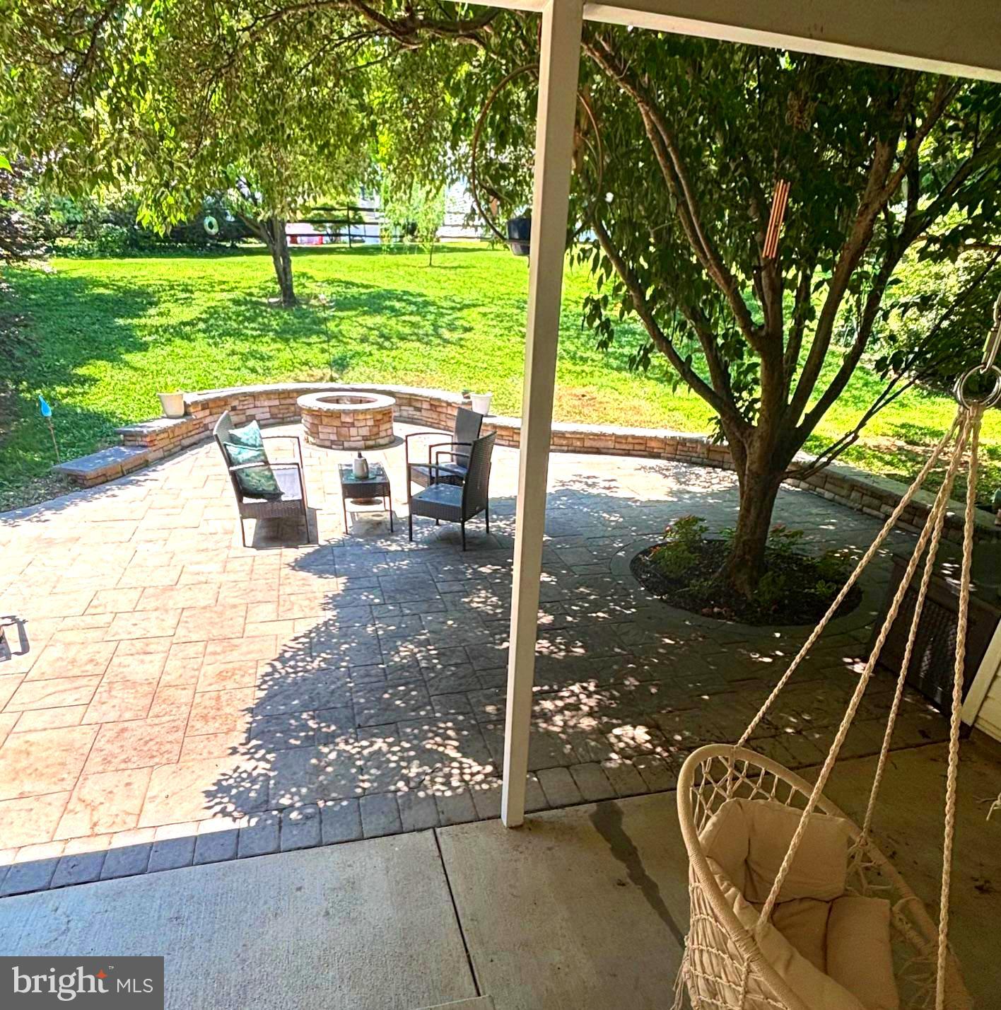 1602 THORNWOOD COURT