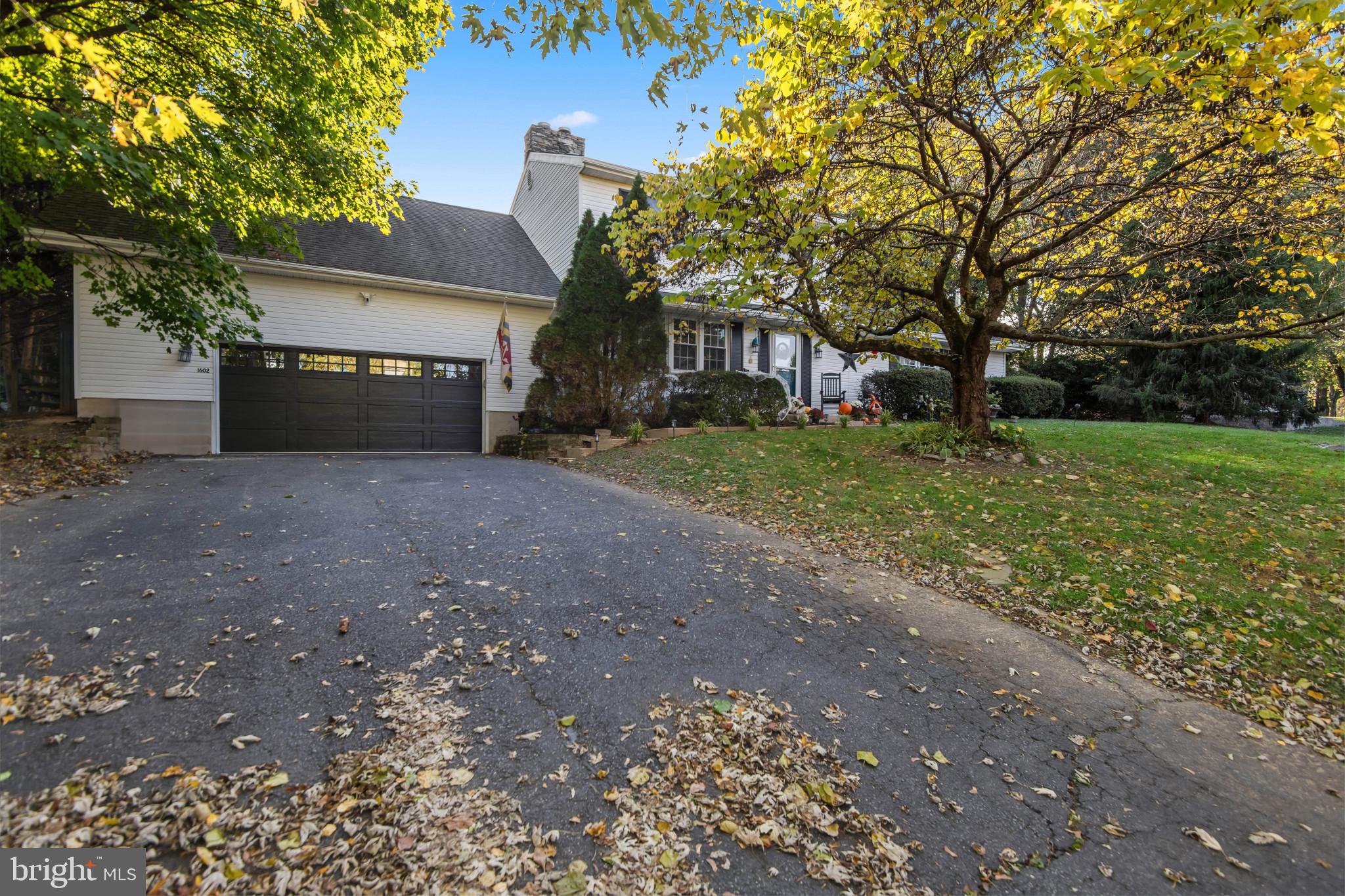 1602 THORNWOOD COURT
