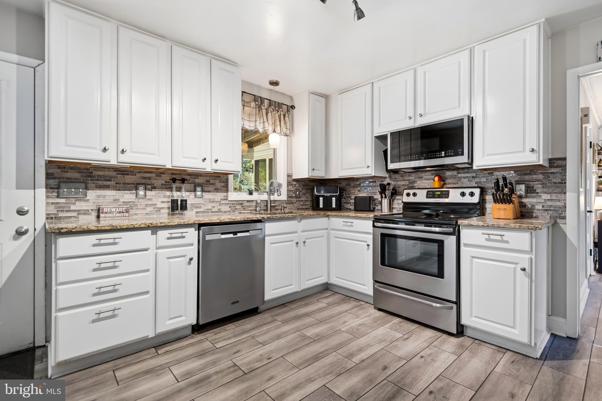 CLOVERDALE - Residential