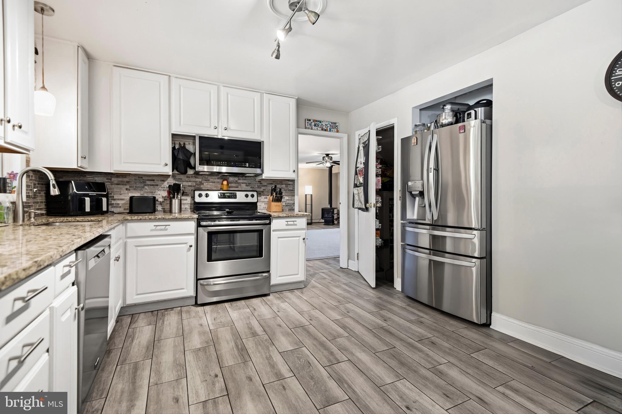 CLOVERDALE - Residential