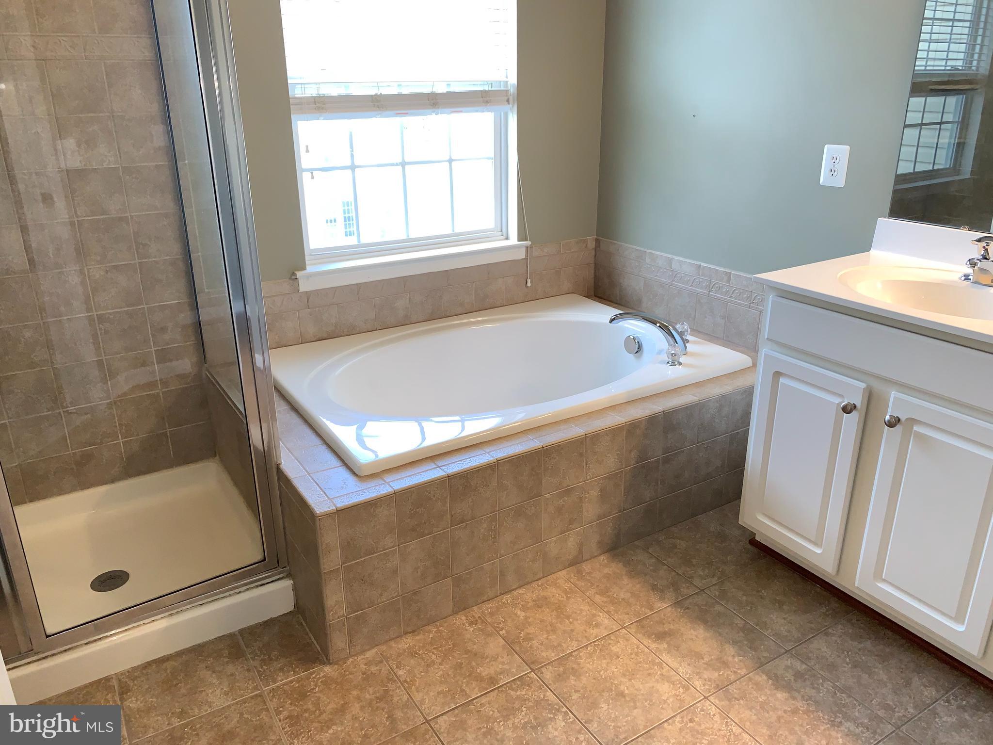 LAKELAND PLACE - Residential