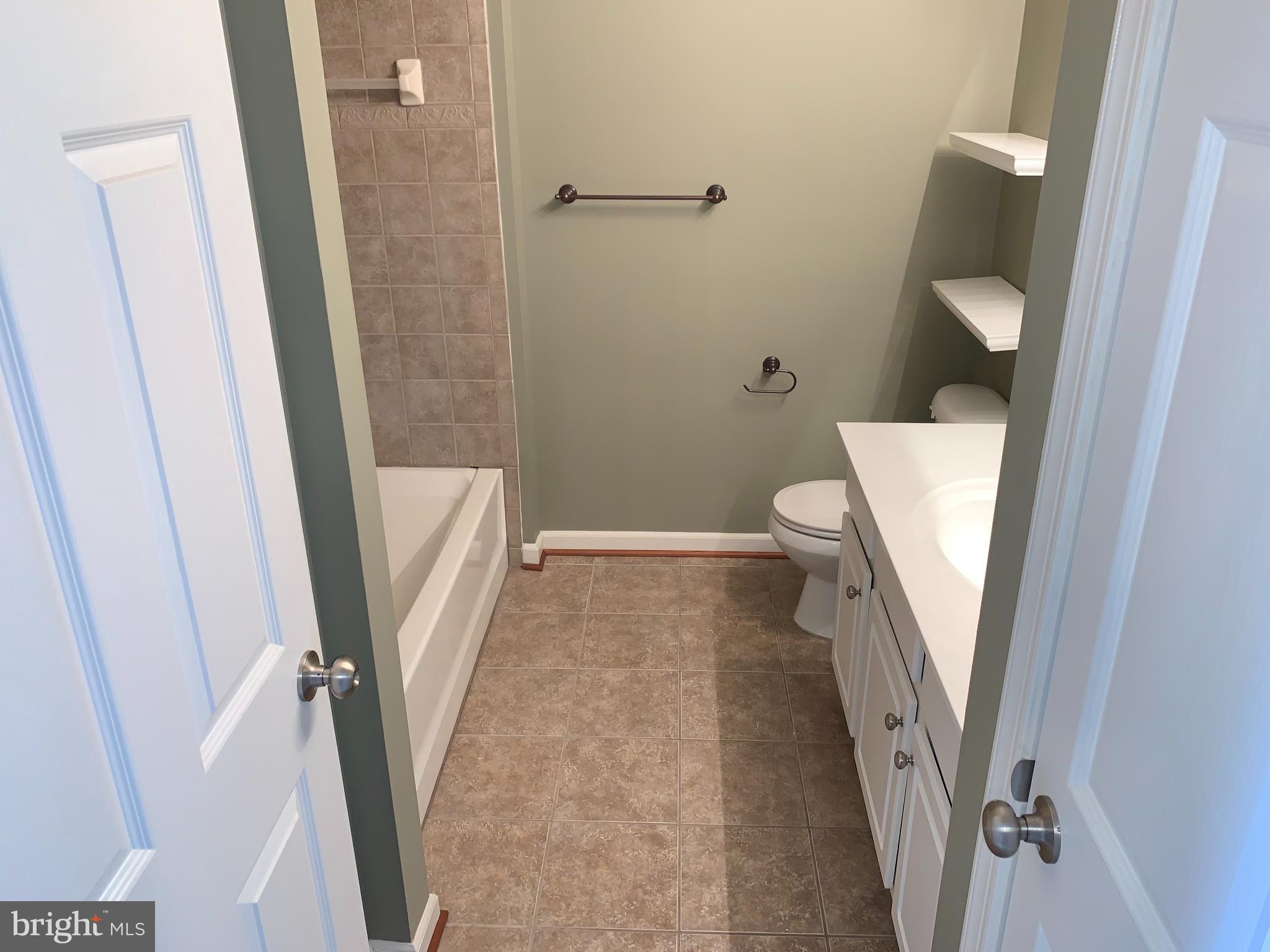 LAKELAND PLACE - Residential