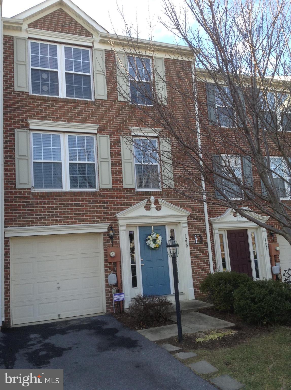 LAKELAND PLACE - Residential