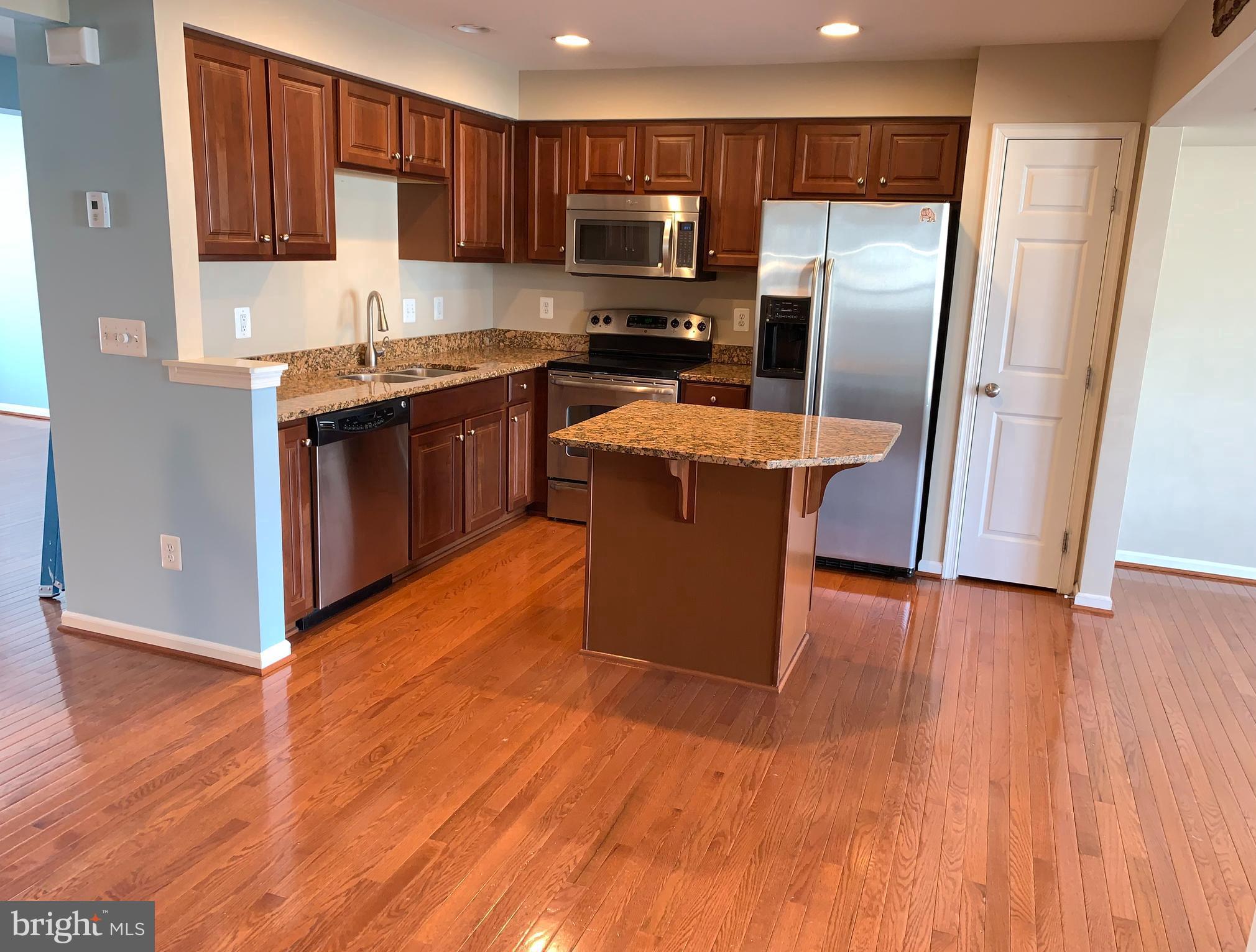 LAKELAND PLACE - Residential