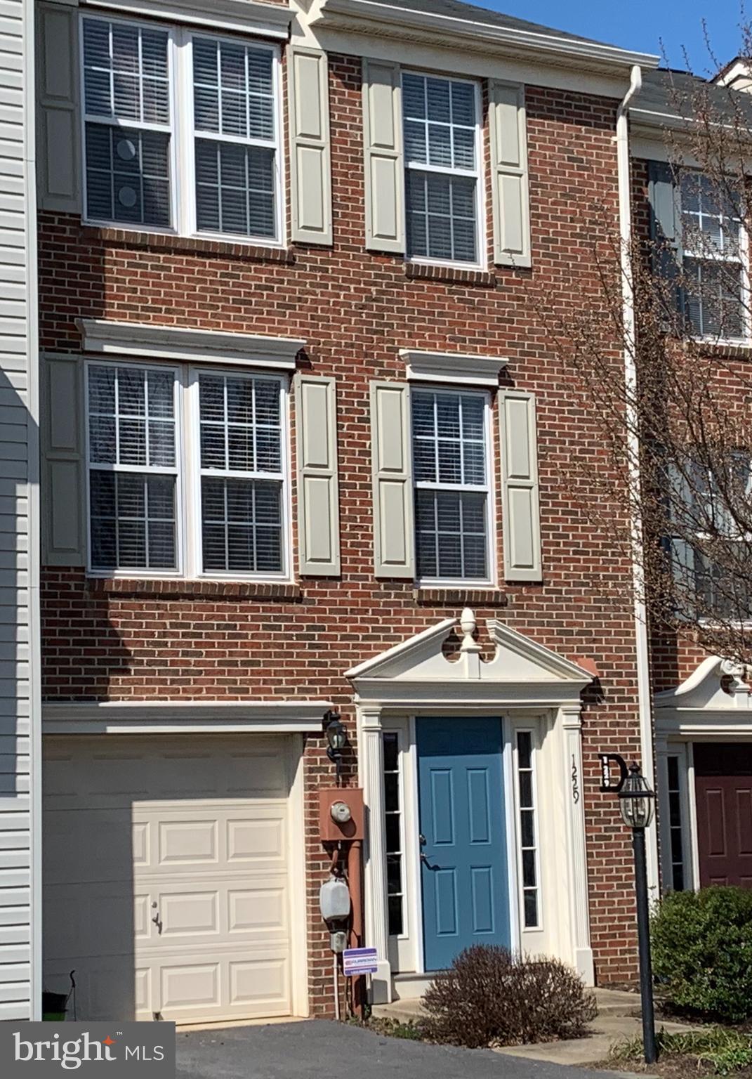 LAKELAND PLACE - Residential