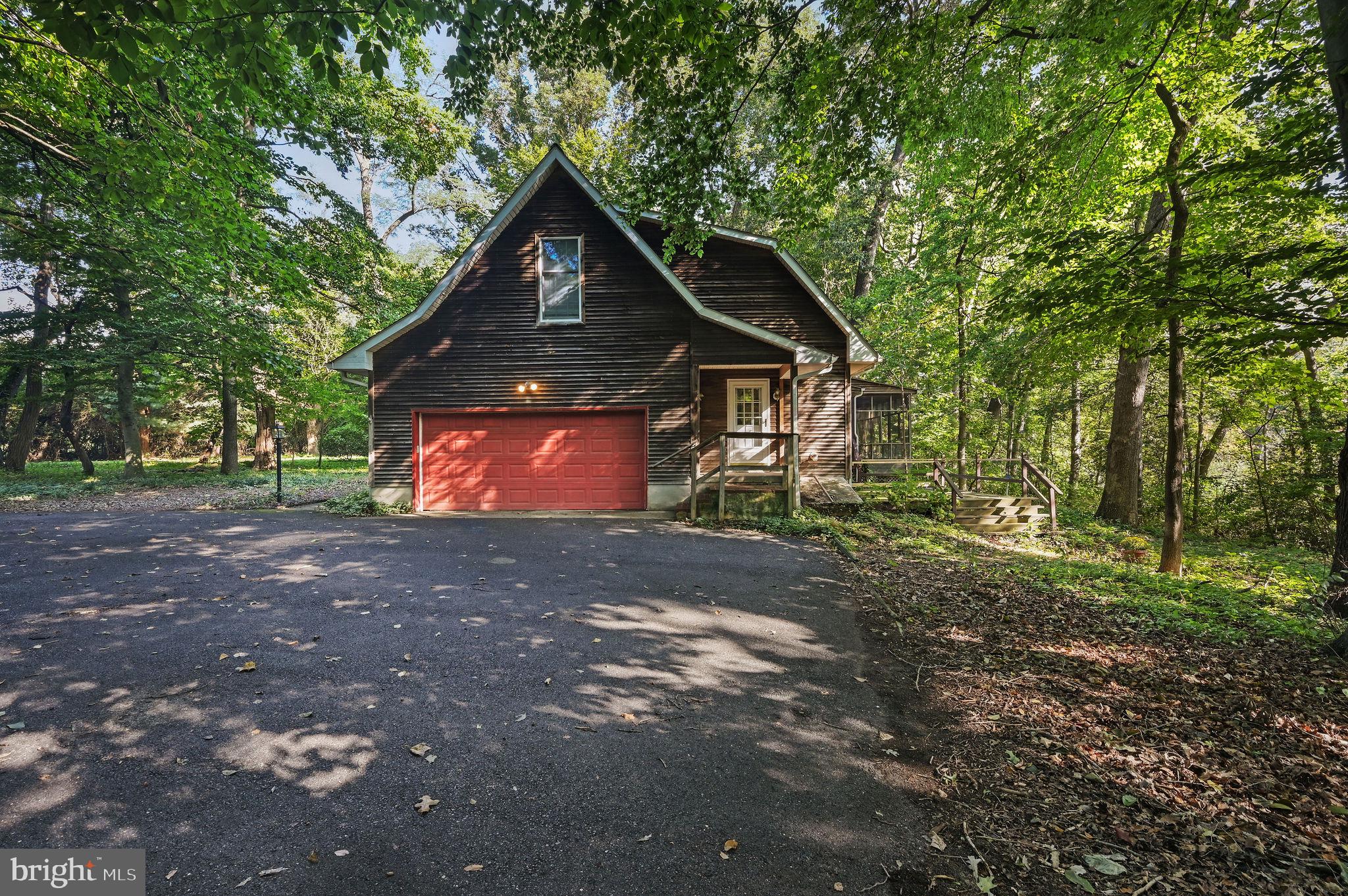 202 GOLDEN OAK DRIVE
