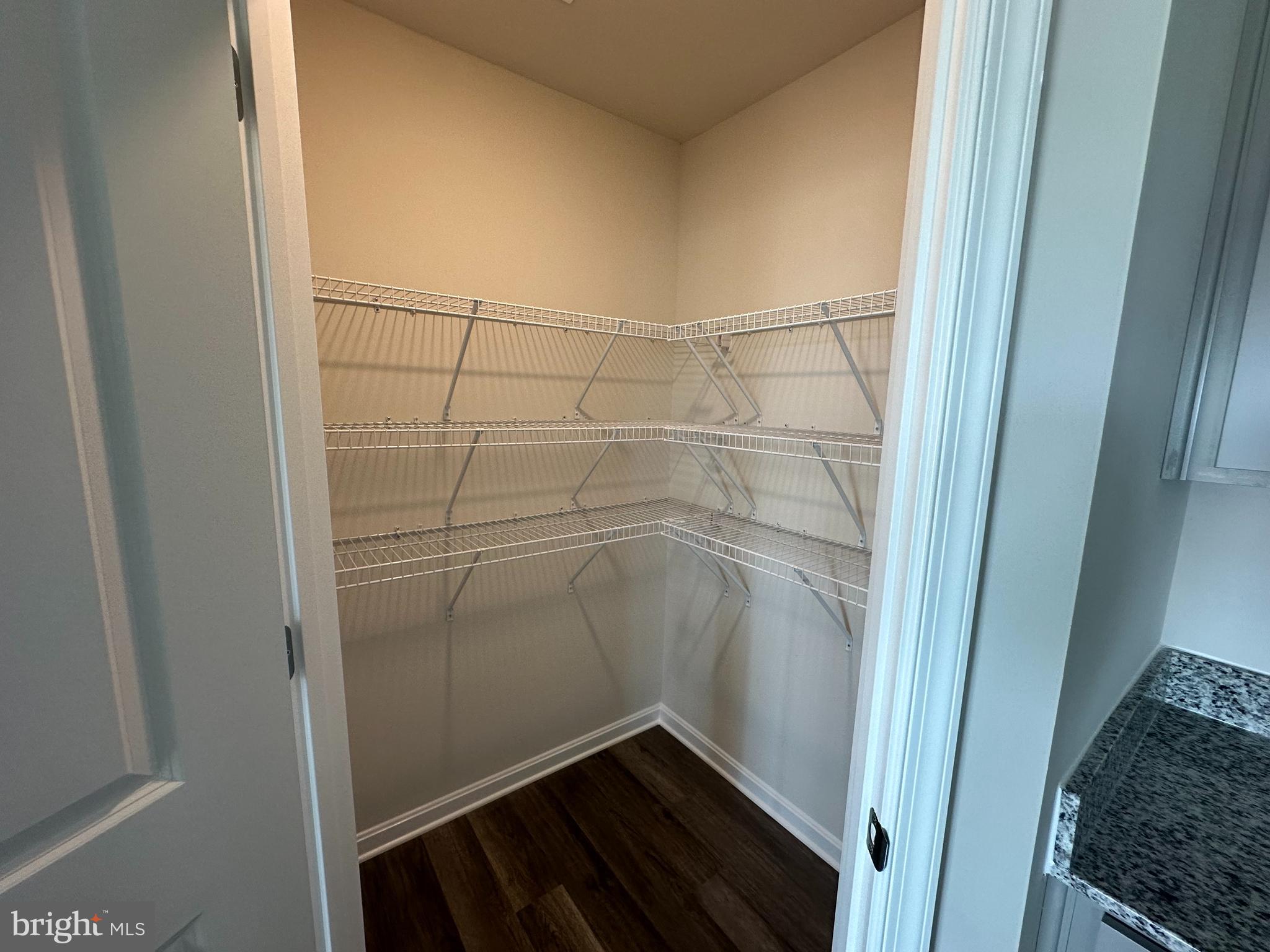 VALLEY VIEW - Residential Lease