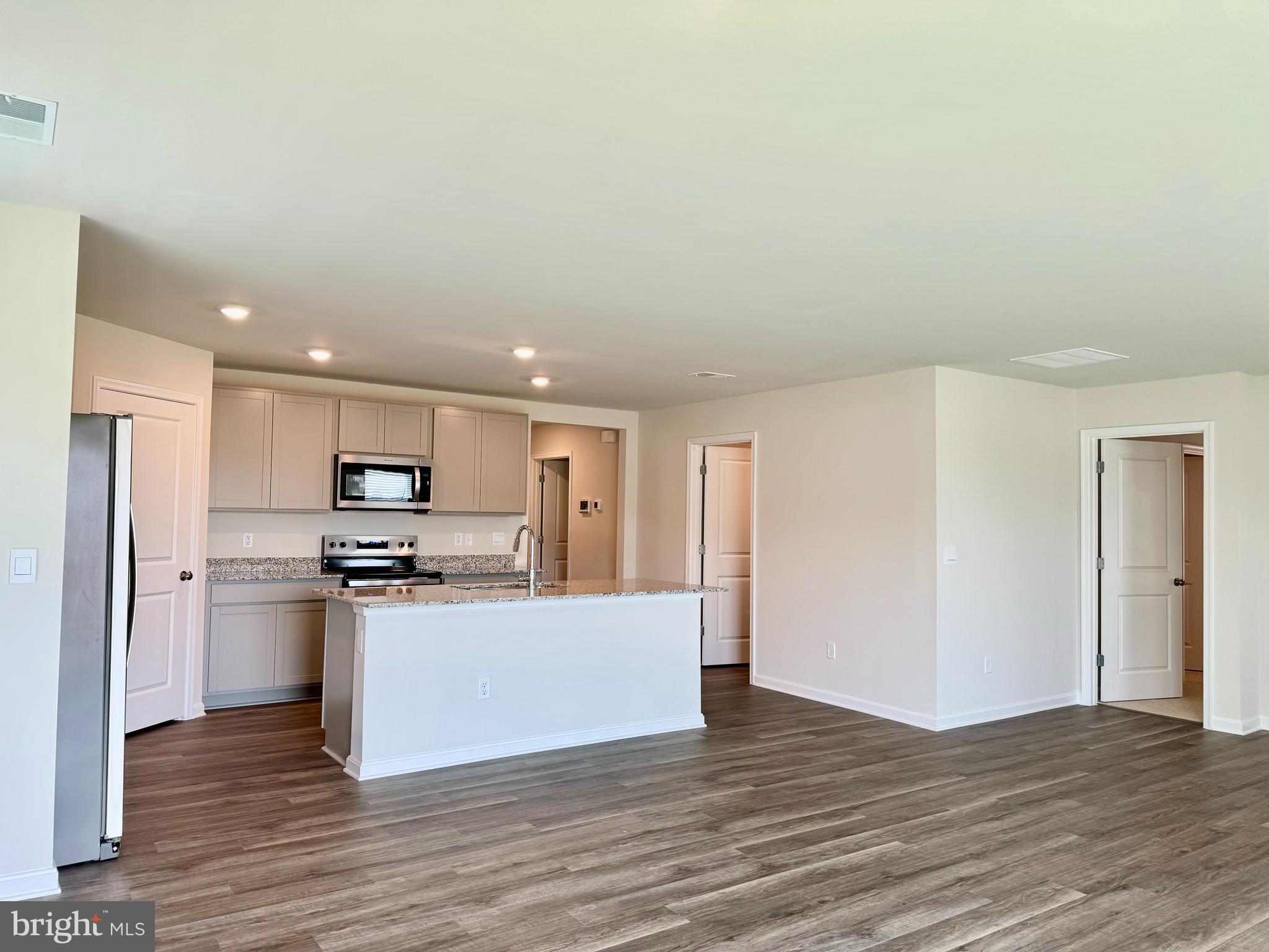 VALLEY VIEW - Residential Lease