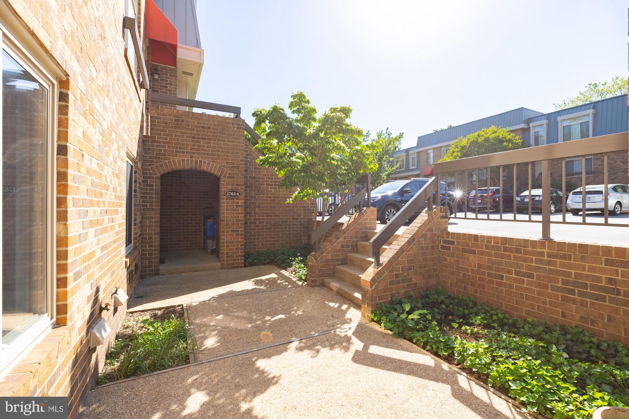 FANTASTIC LOCATION & PET FRIENDLY!- - 2BR, 1.5BA BEAUTIFUL BRICK TOWNHOUSE- MANY UPDATES GRANITE COUNTER TOPS, COZY FIREPLACE AND PATIO, LAUNDRY & STORAGE ROOM OFF KITCHEN. EASY LIVING SPACE- 1232 SQ FT . SWIMMING POOL IN COMMUNITY. ONE BLOCK TO METRO/PARKS, WALK TO PENTAGON/CRYSTAL CITY, MINUTES TO AIRPORT. ASSIGNED PARKING SPACE #208. RESERVE SPACES FOR EXTRA CAR! CONTACT AGENT FOR SHOWINGS - AVAILABLE SEPTEMBER 1, 2025