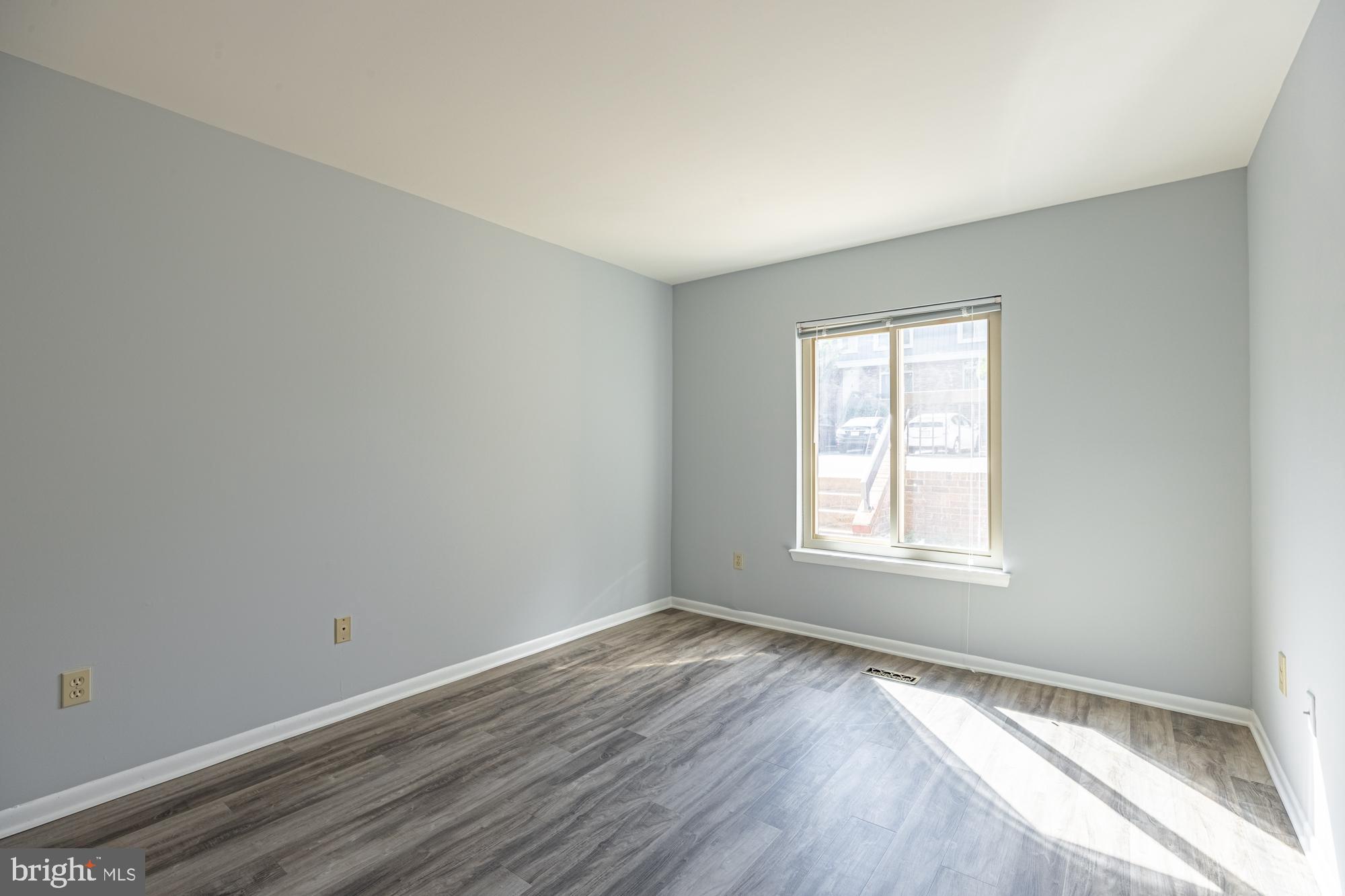 SOUTHAMPTON - Residential Lease