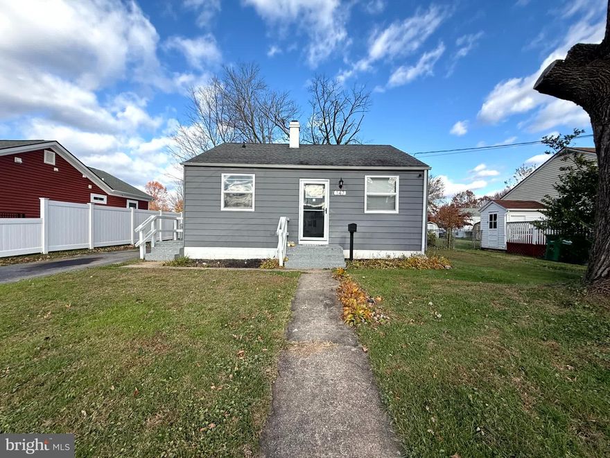 Charming home located in the community of North Deen. Roof 2023, HVAC 2025, Water heater 2023. Beautiful home with updated kitchen, stainless steel appliances. Large fenced in rear yard for entertaining and outdoor activities. Close to schools, shopping and transportation. Don't miss out on the opportunity to own this home!