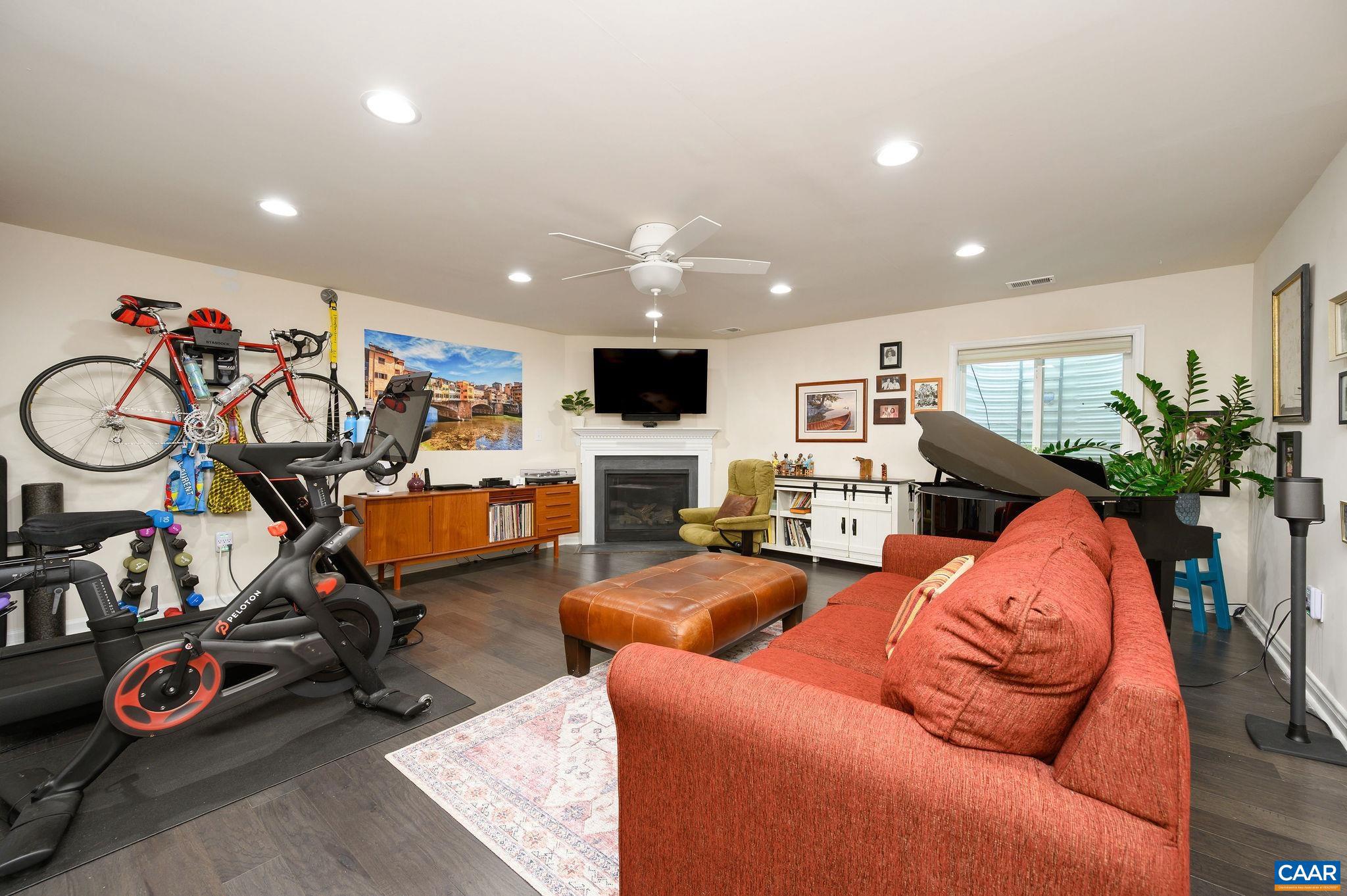 2127 ELM TREE KNOLL