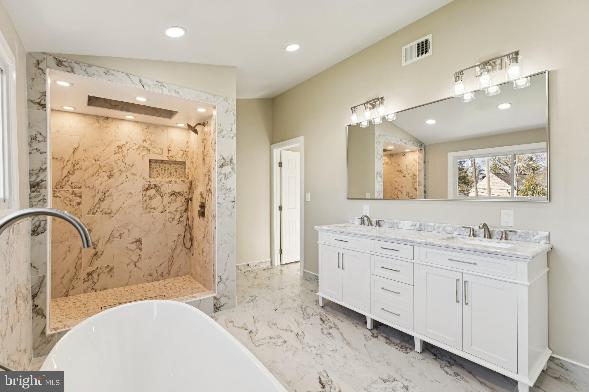 WYNNEWOOD - Residential