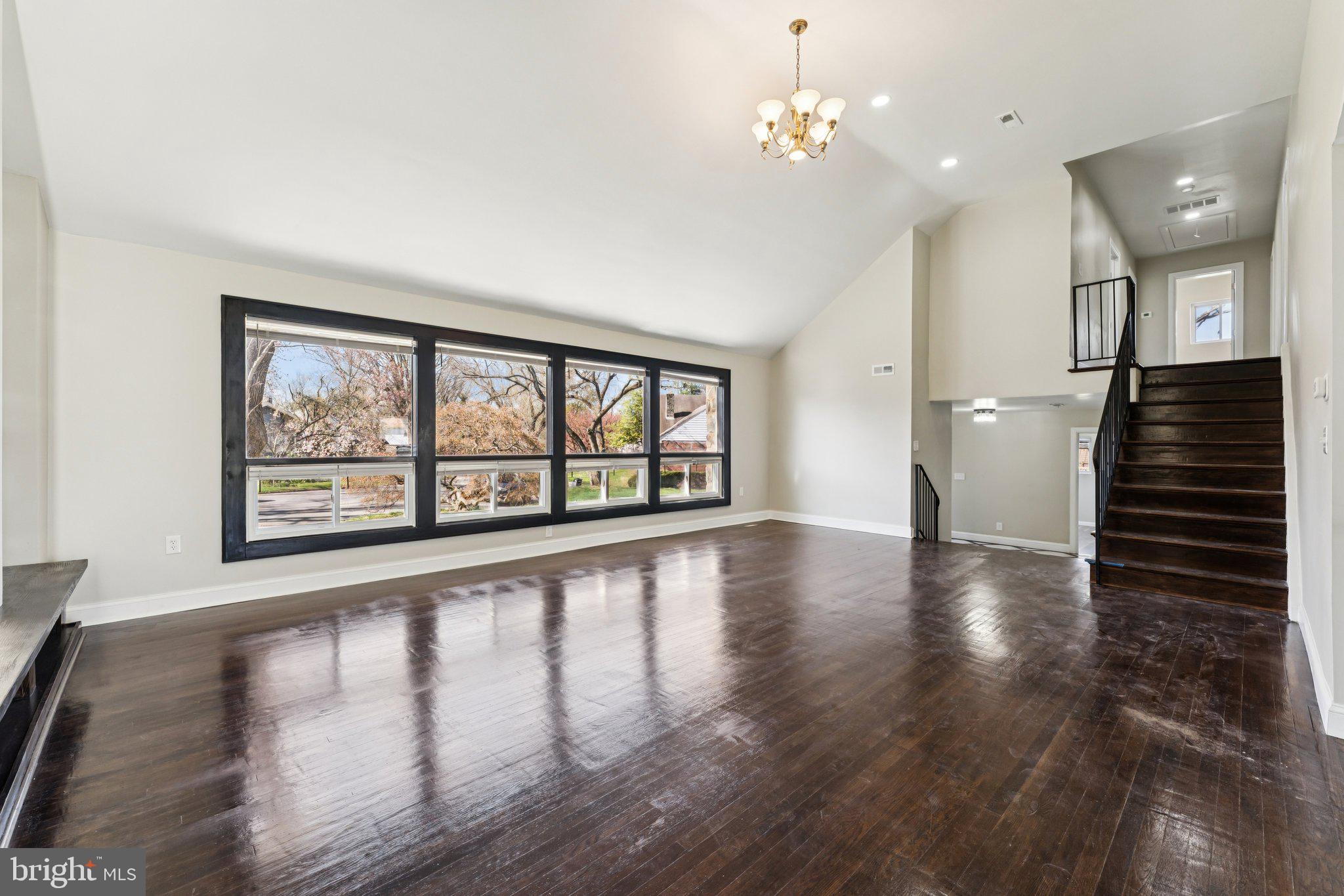 WYNNEWOOD - Residential