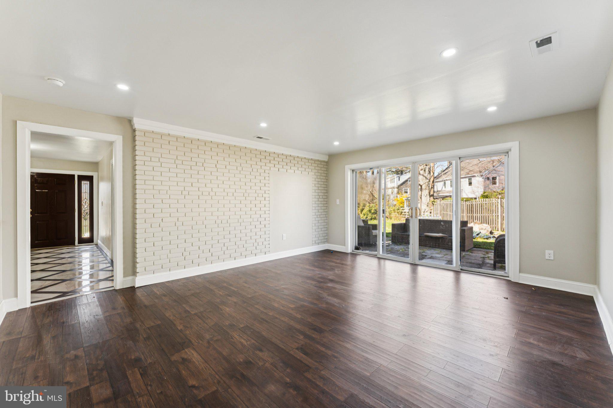 WYNNEWOOD - Residential