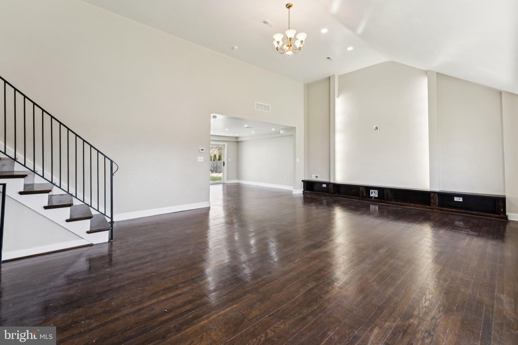 WYNNEWOOD - Residential