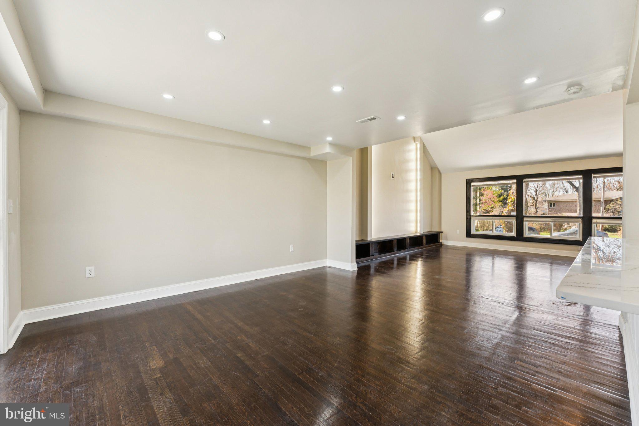 WYNNEWOOD - Residential