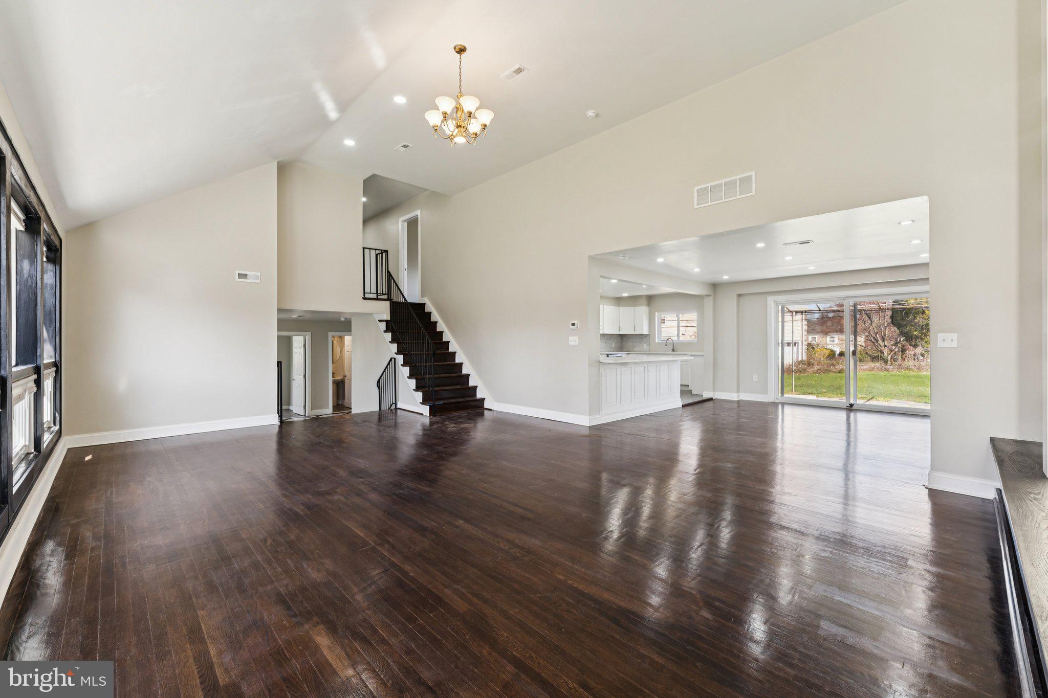 WYNNEWOOD - Residential