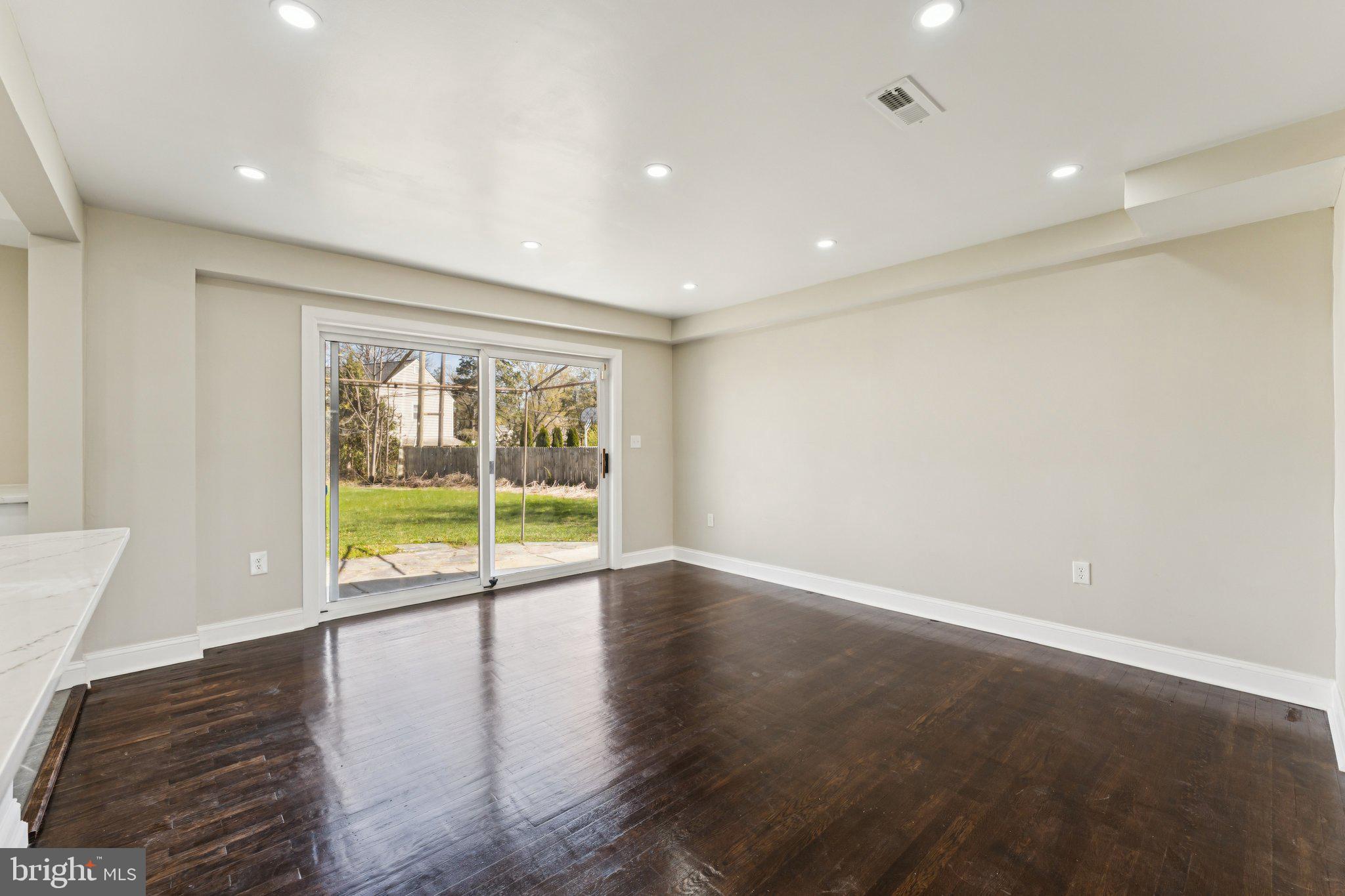 WYNNEWOOD - Residential