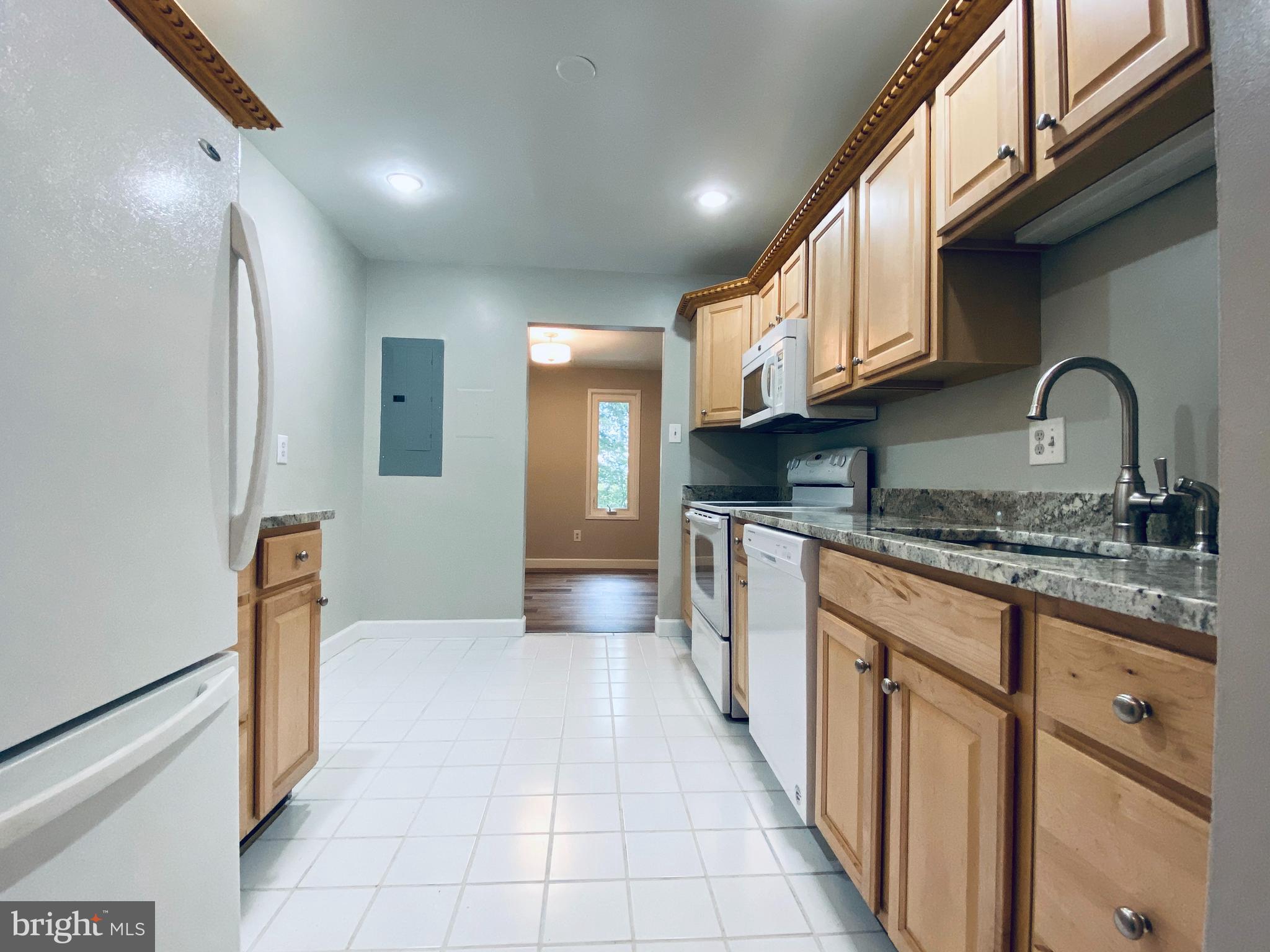 JEFFERSON MEWS - Residential Lease