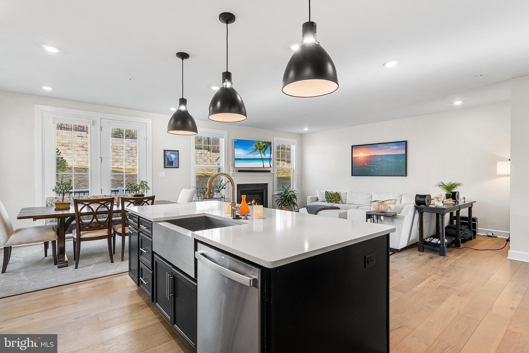 PONDS EDGE - Residential