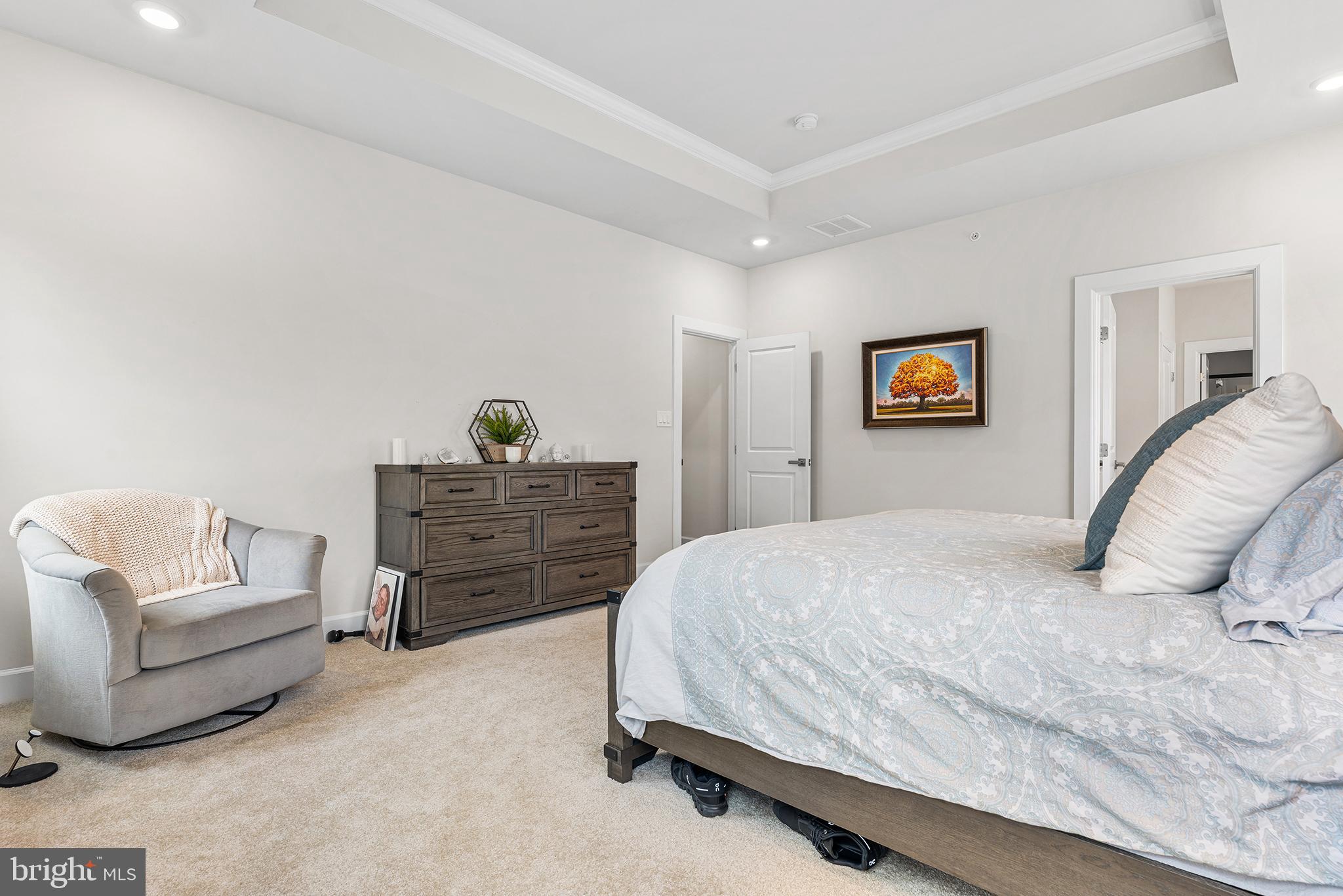 PONDS EDGE - Residential