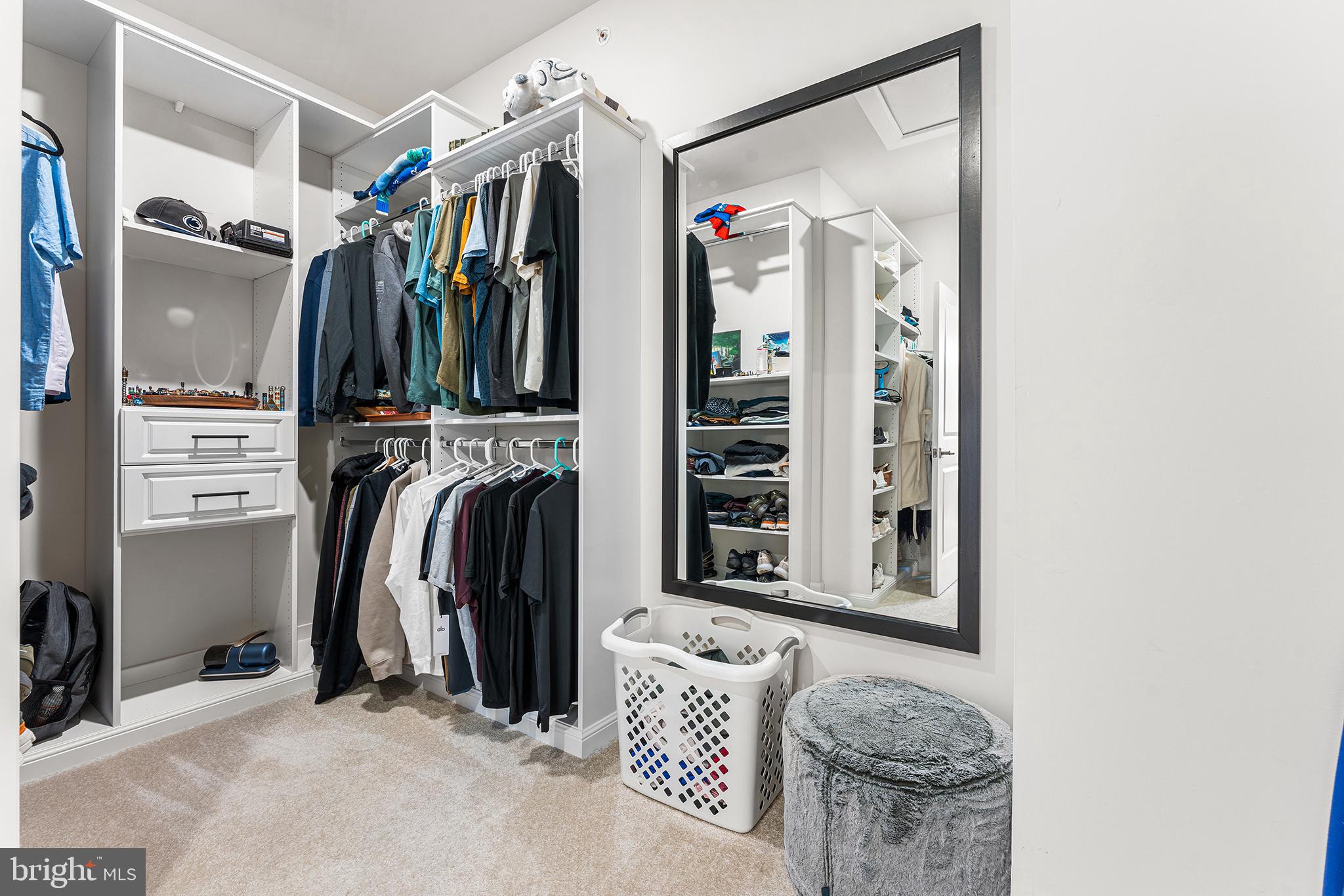 PONDS EDGE - Residential