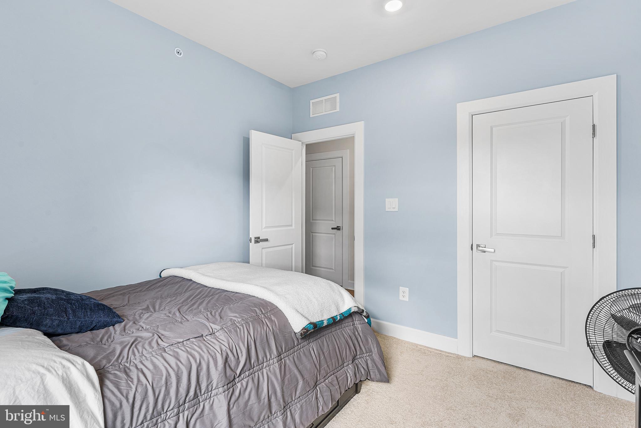 PONDS EDGE - Residential