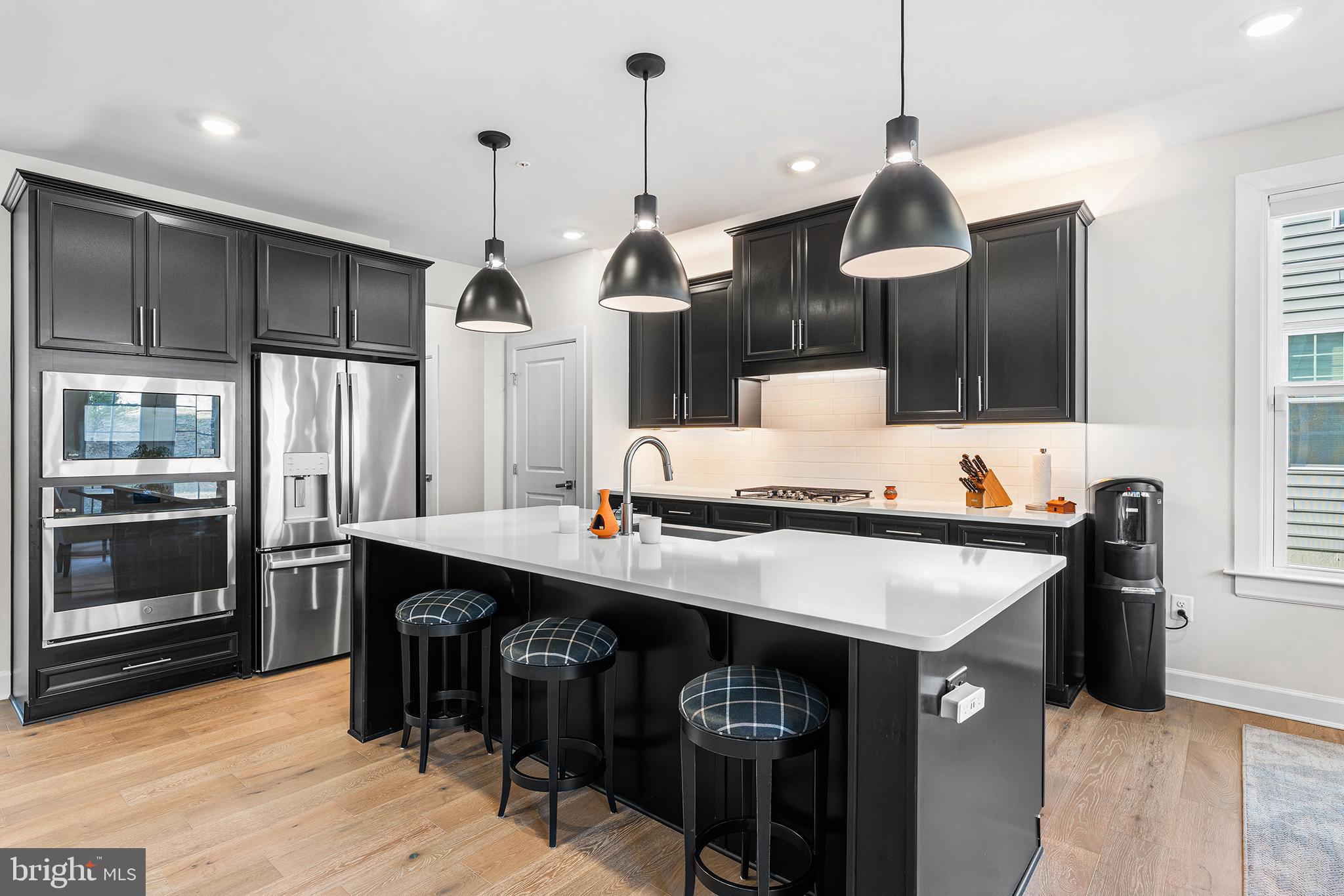 PONDS EDGE - Residential