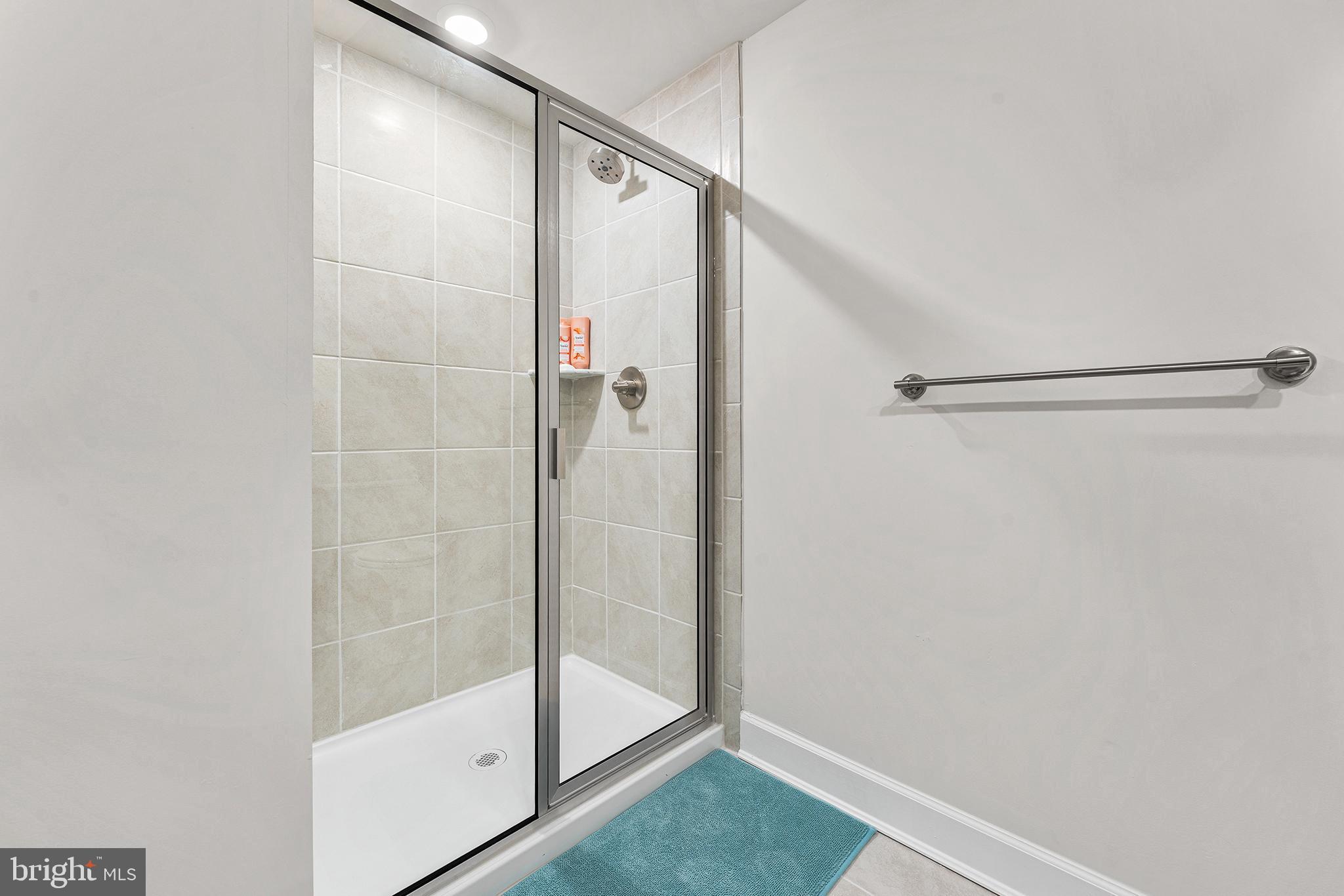 PONDS EDGE - Residential