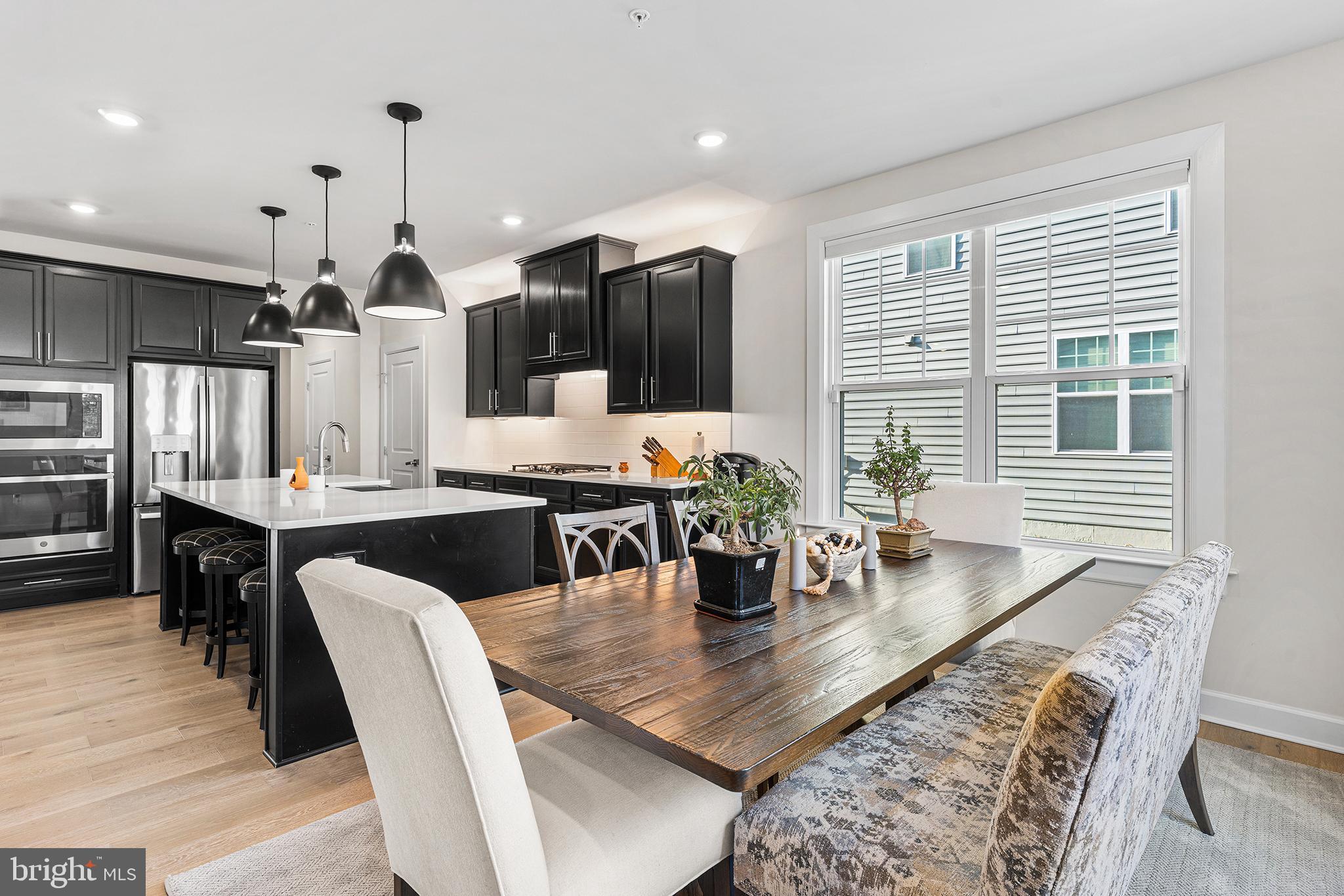 PONDS EDGE - Residential