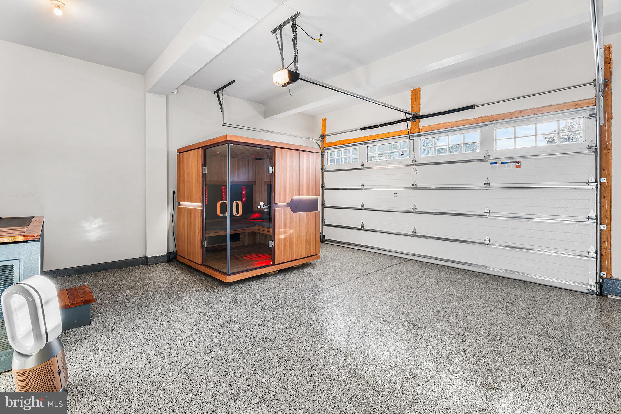 PONDS EDGE - Residential