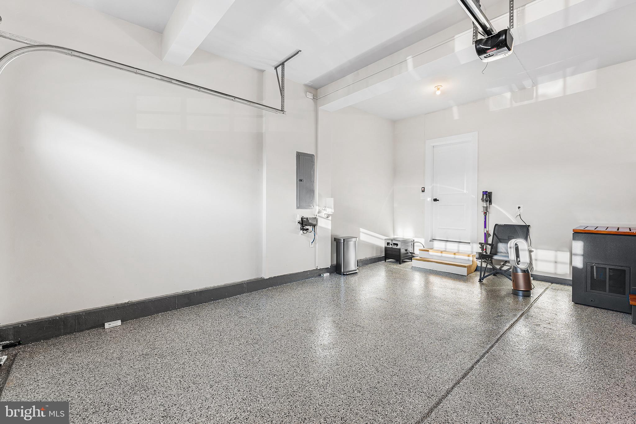 PONDS EDGE - Residential