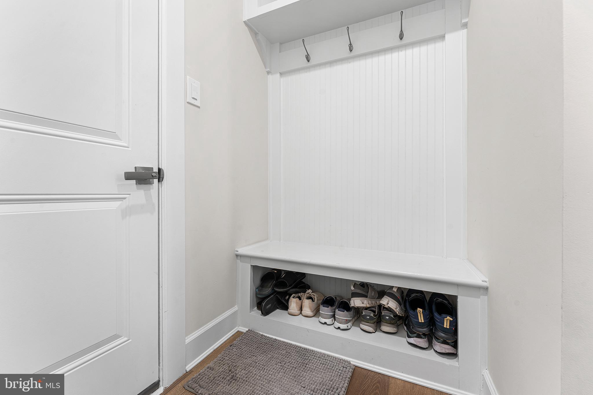 PONDS EDGE - Residential