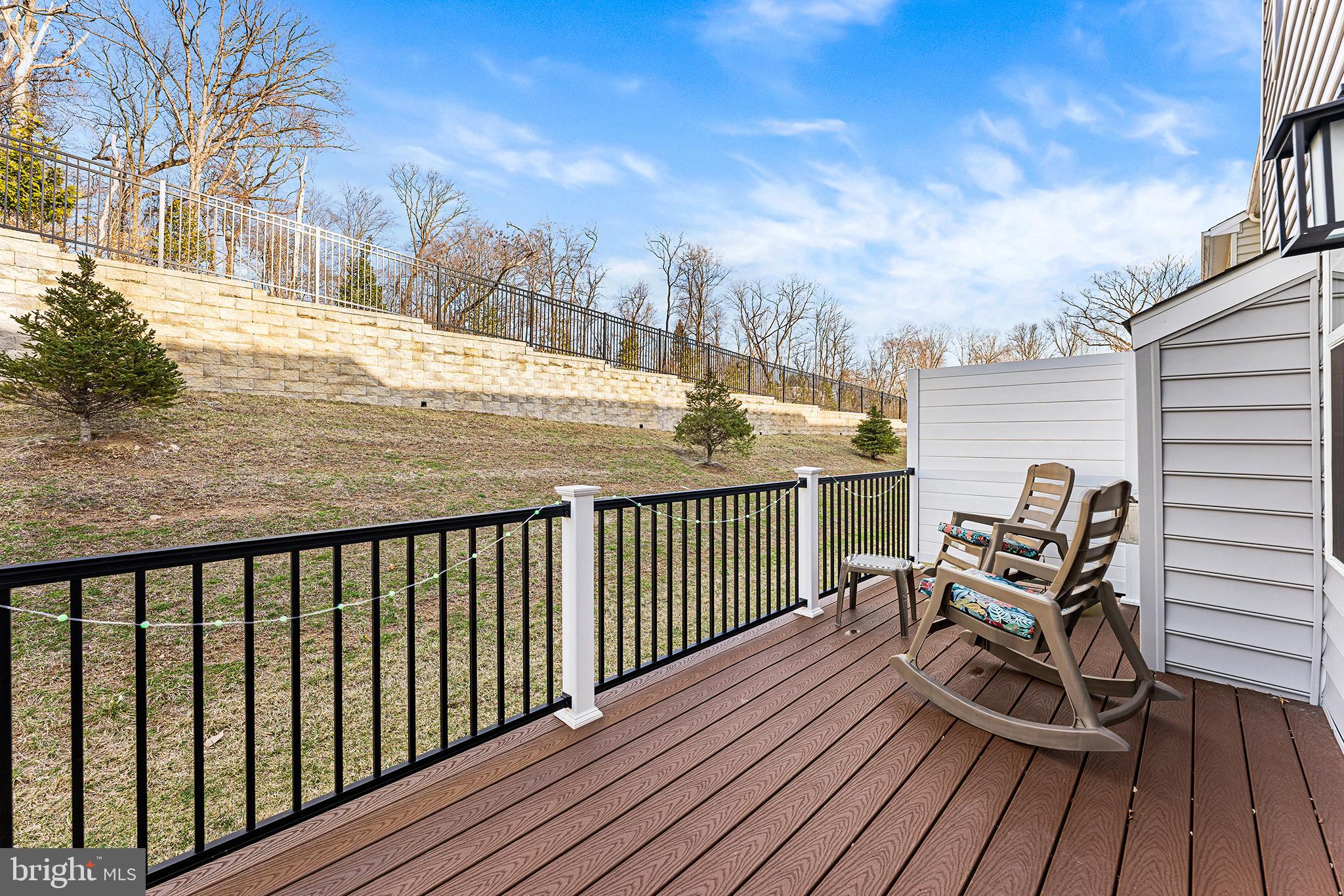 PONDS EDGE - Residential