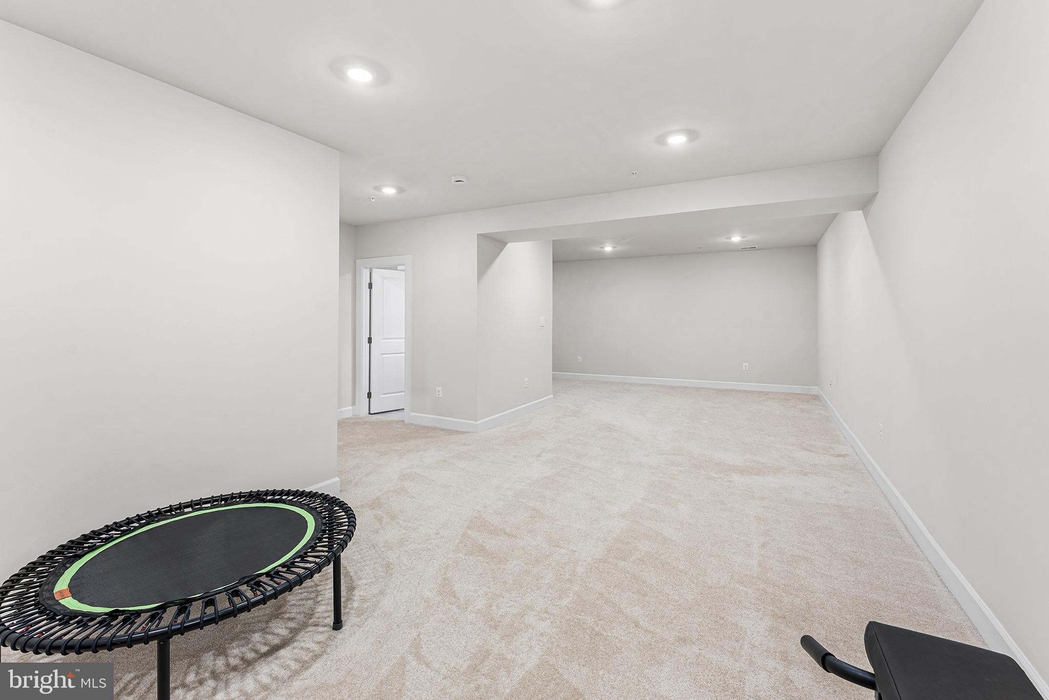 PONDS EDGE - Residential