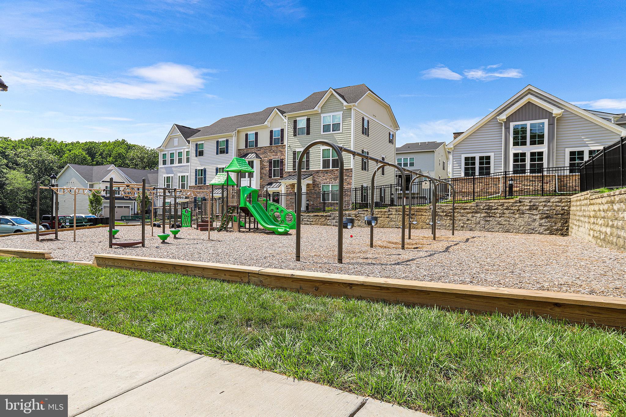 PONDS EDGE - Residential