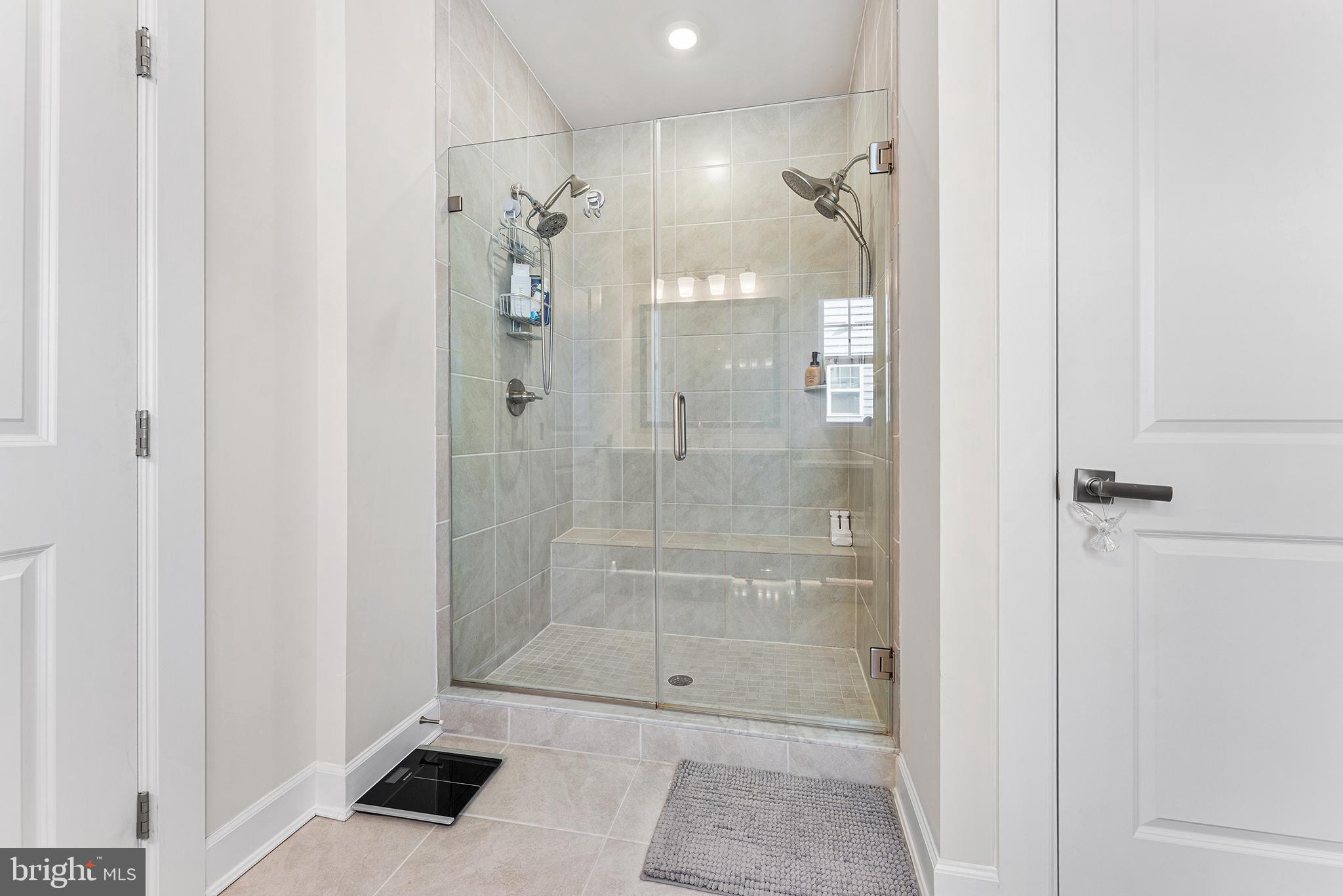 PONDS EDGE - Residential