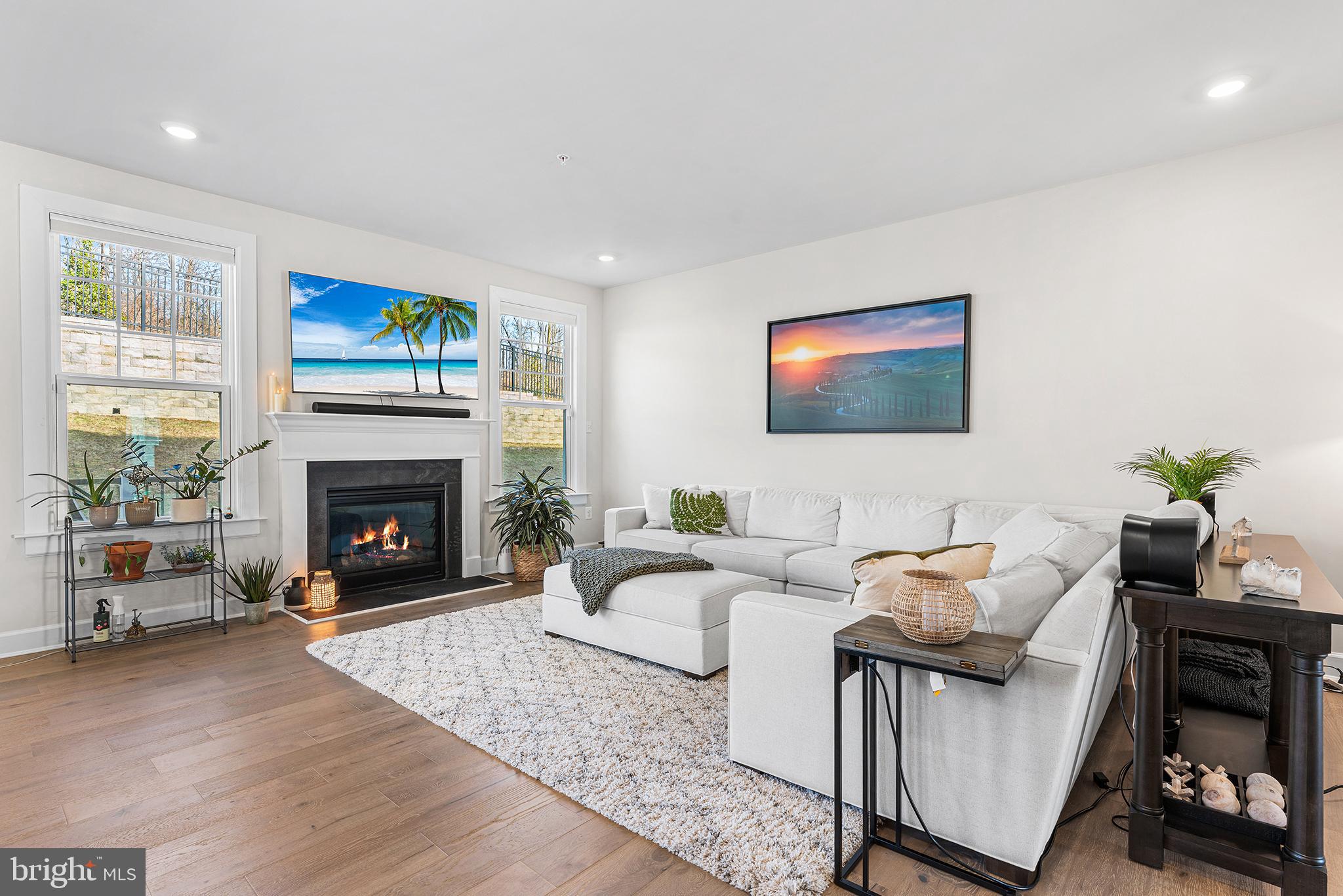 PONDS EDGE - Residential