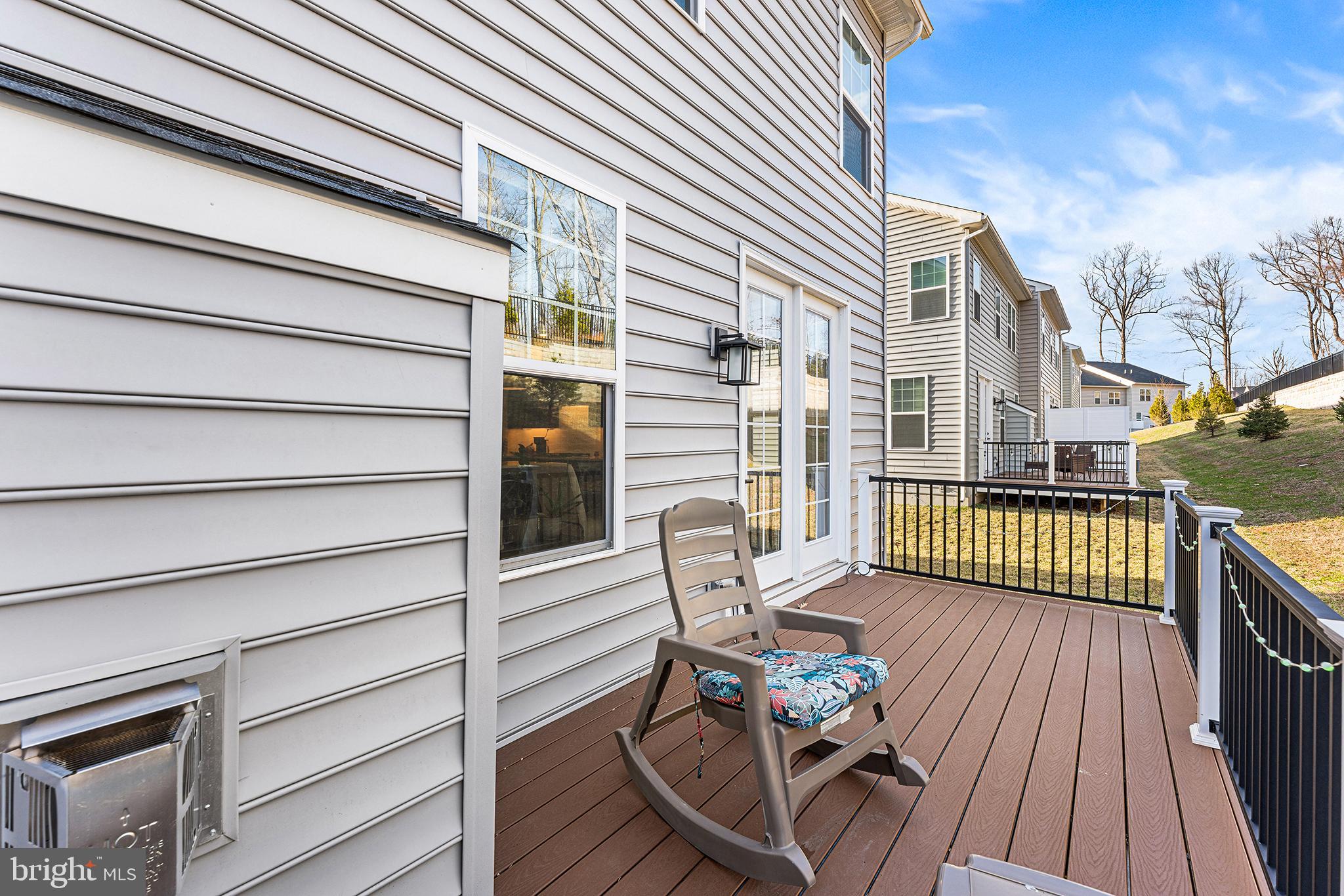 PONDS EDGE - Residential