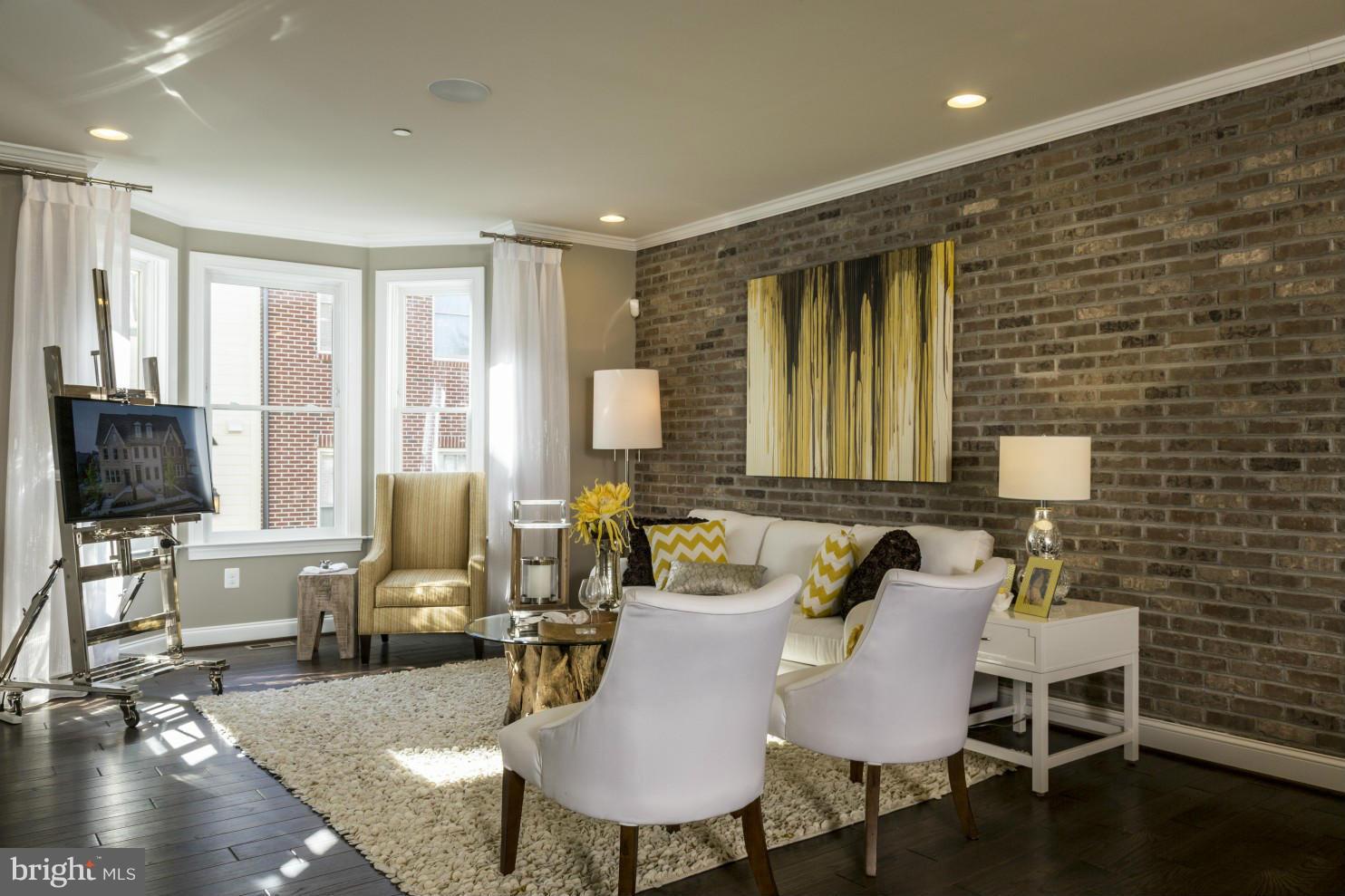 MAXWELL SQUARE - Residential
