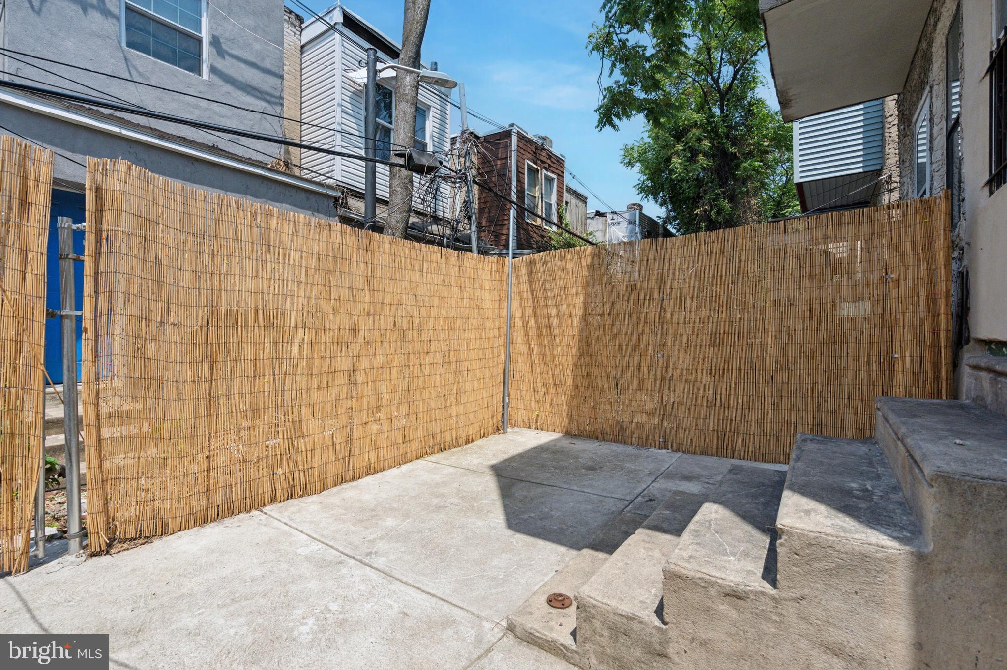 UNIVERSITY CITY - Residential