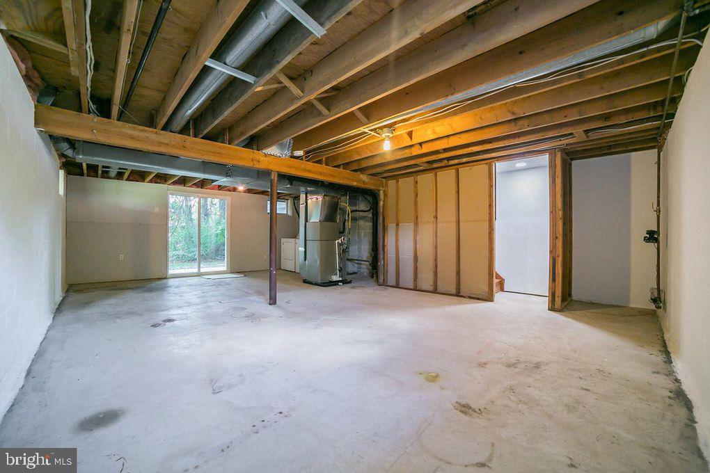 COLONIAL VIL GREEN - Residential Lease