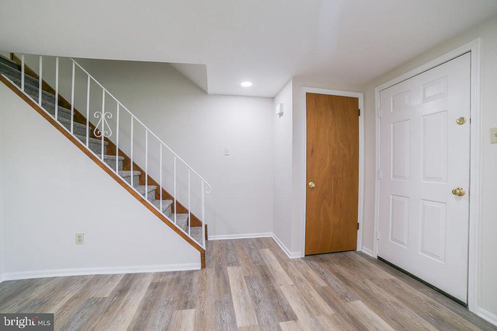 COLONIAL VIL GREEN - Residential Lease